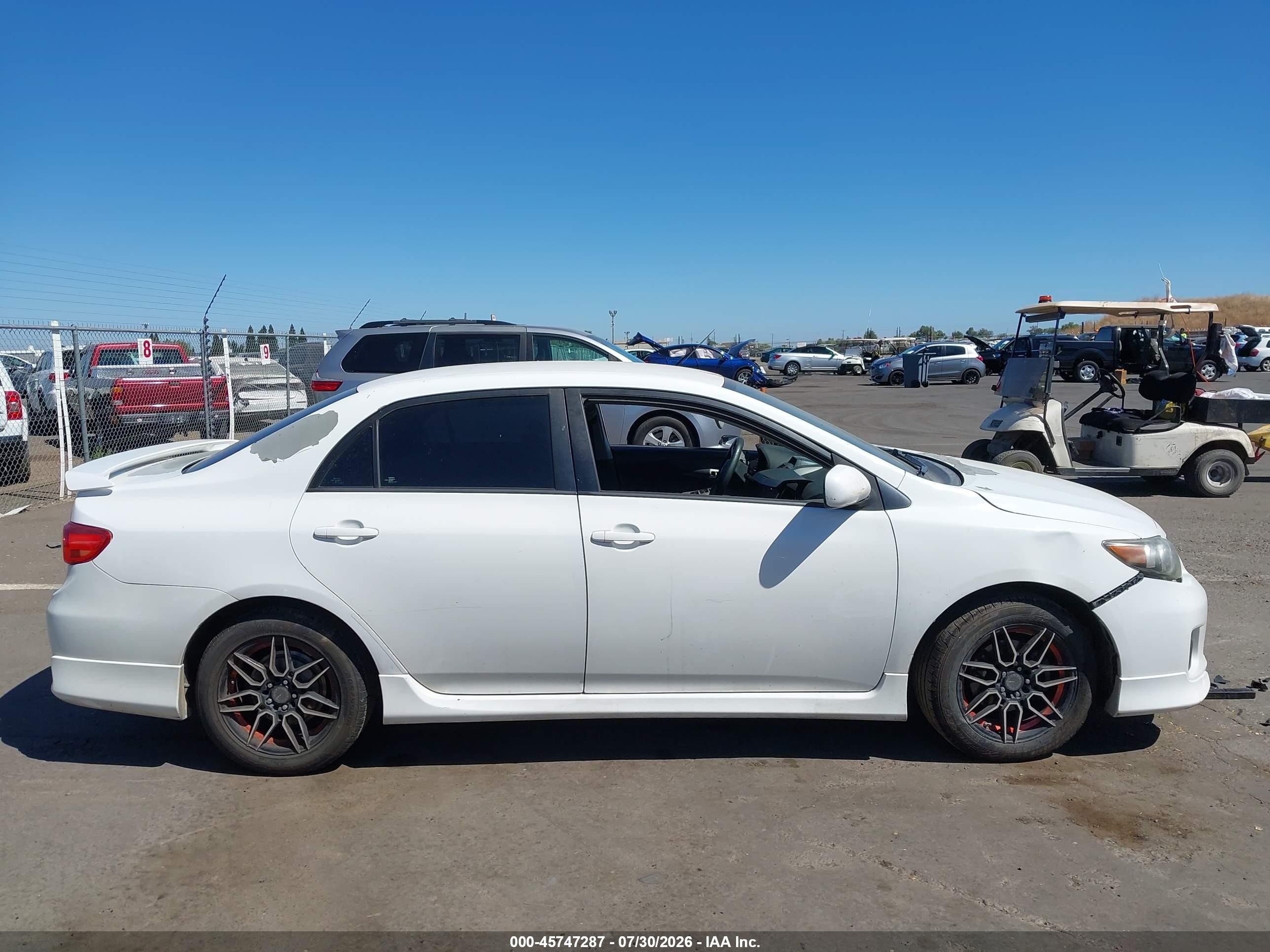 2013 Toyota Corolla S Белый vin: 5YFBU4EE3DP084352