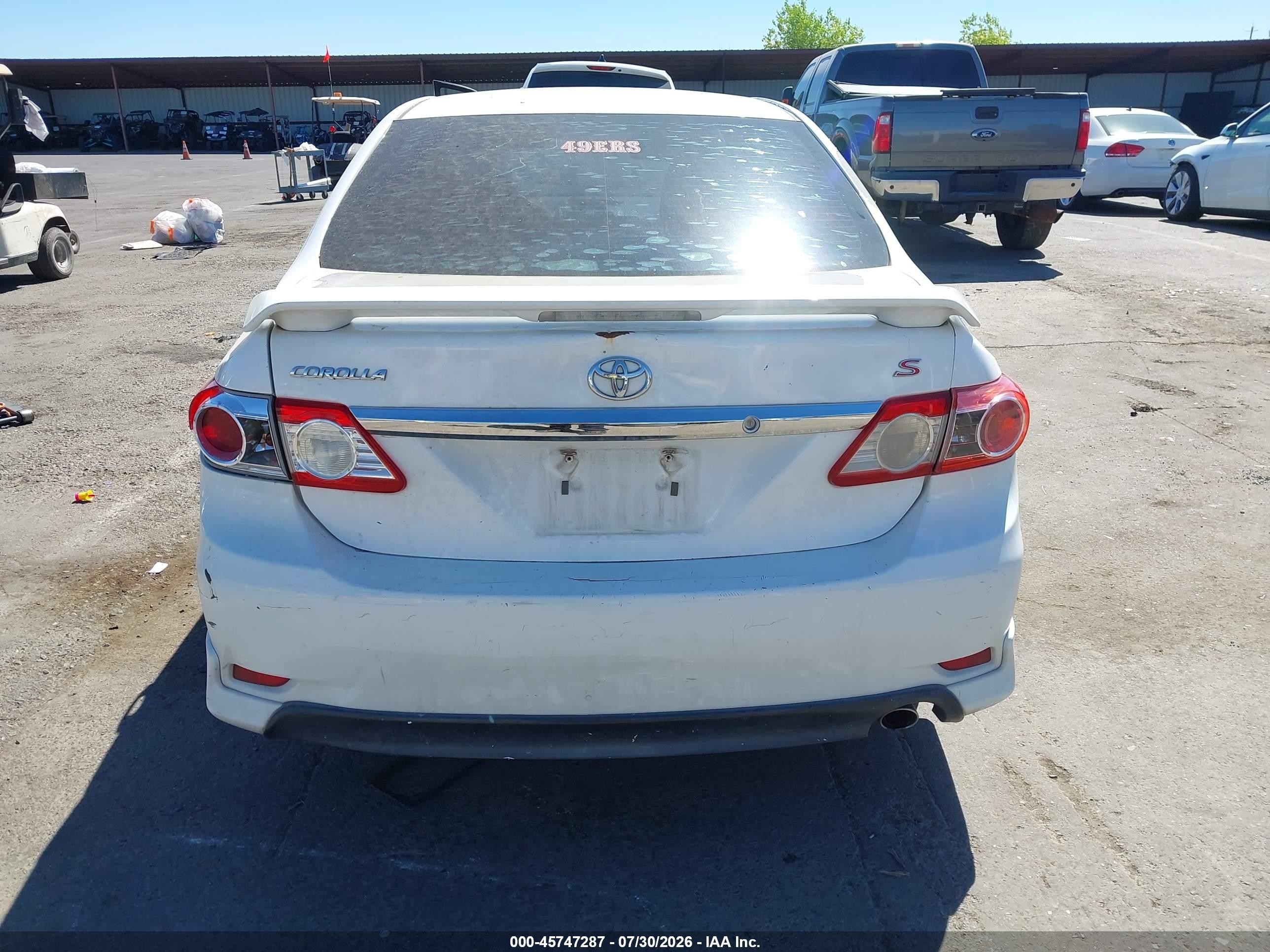 2013 Toyota Corolla S Белый vin: 5YFBU4EE3DP084352