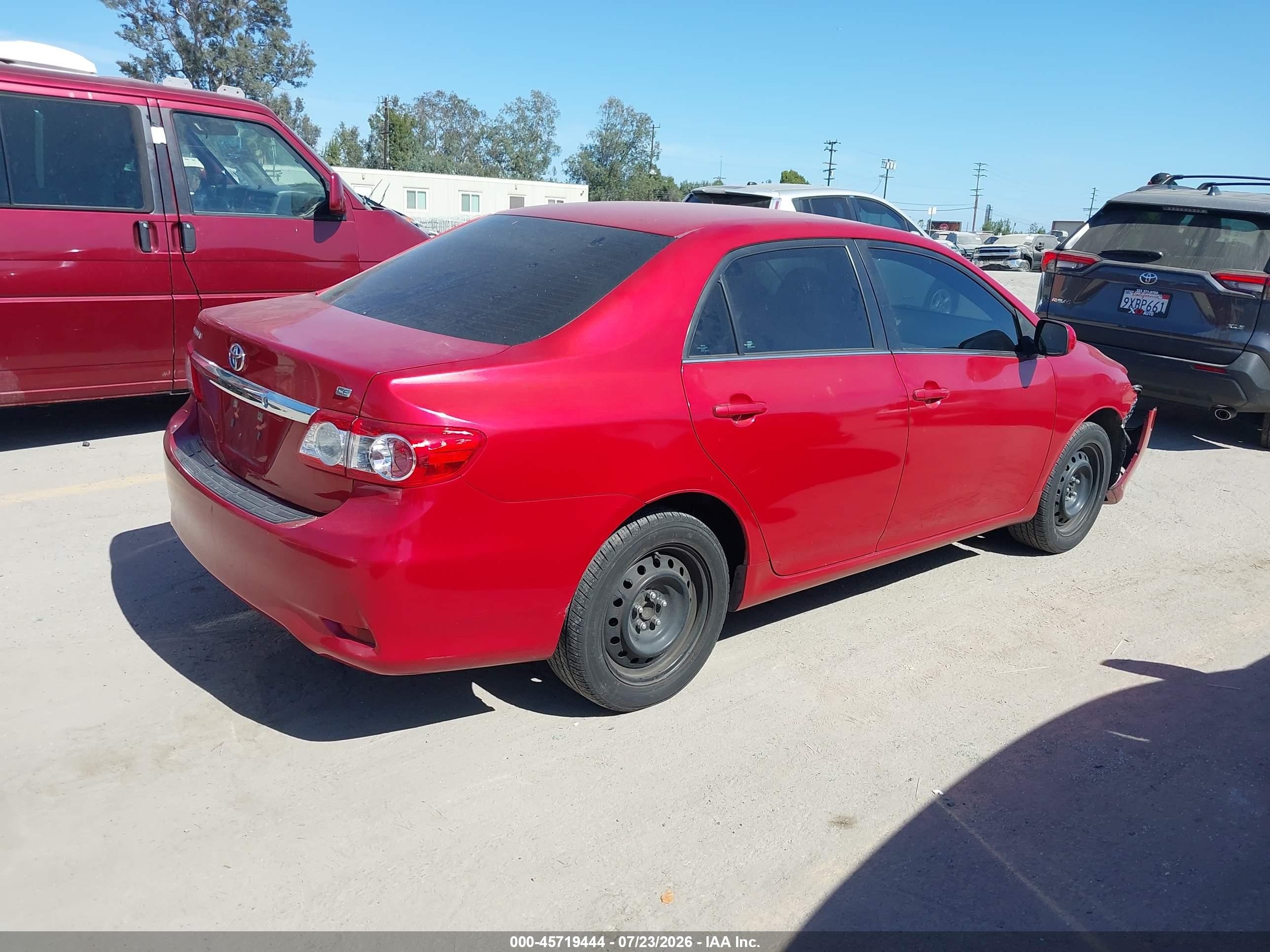 2013 Toyota Corolla Le Red vin: 5YFBU4EE3DP087638