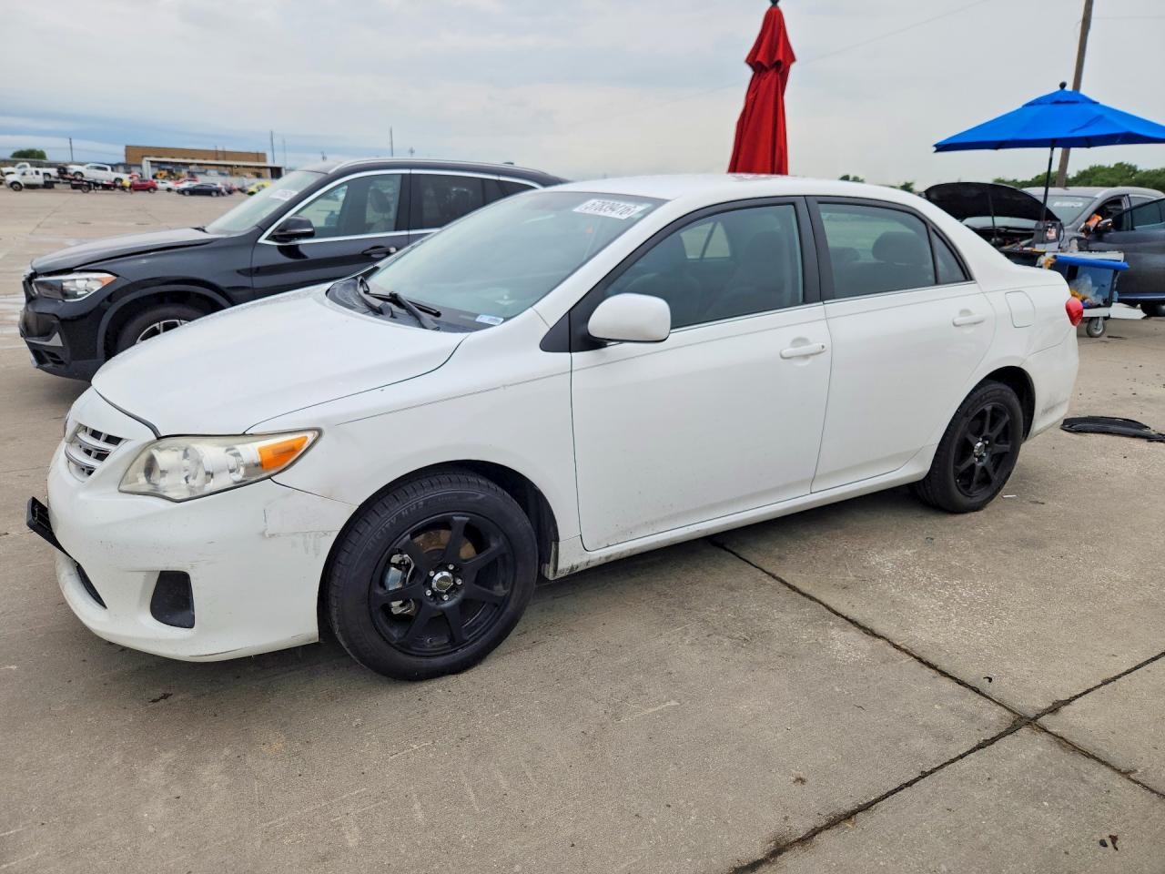 2013 Toyota Corolla Le White vin: 5YFBU4EE3DP092337
