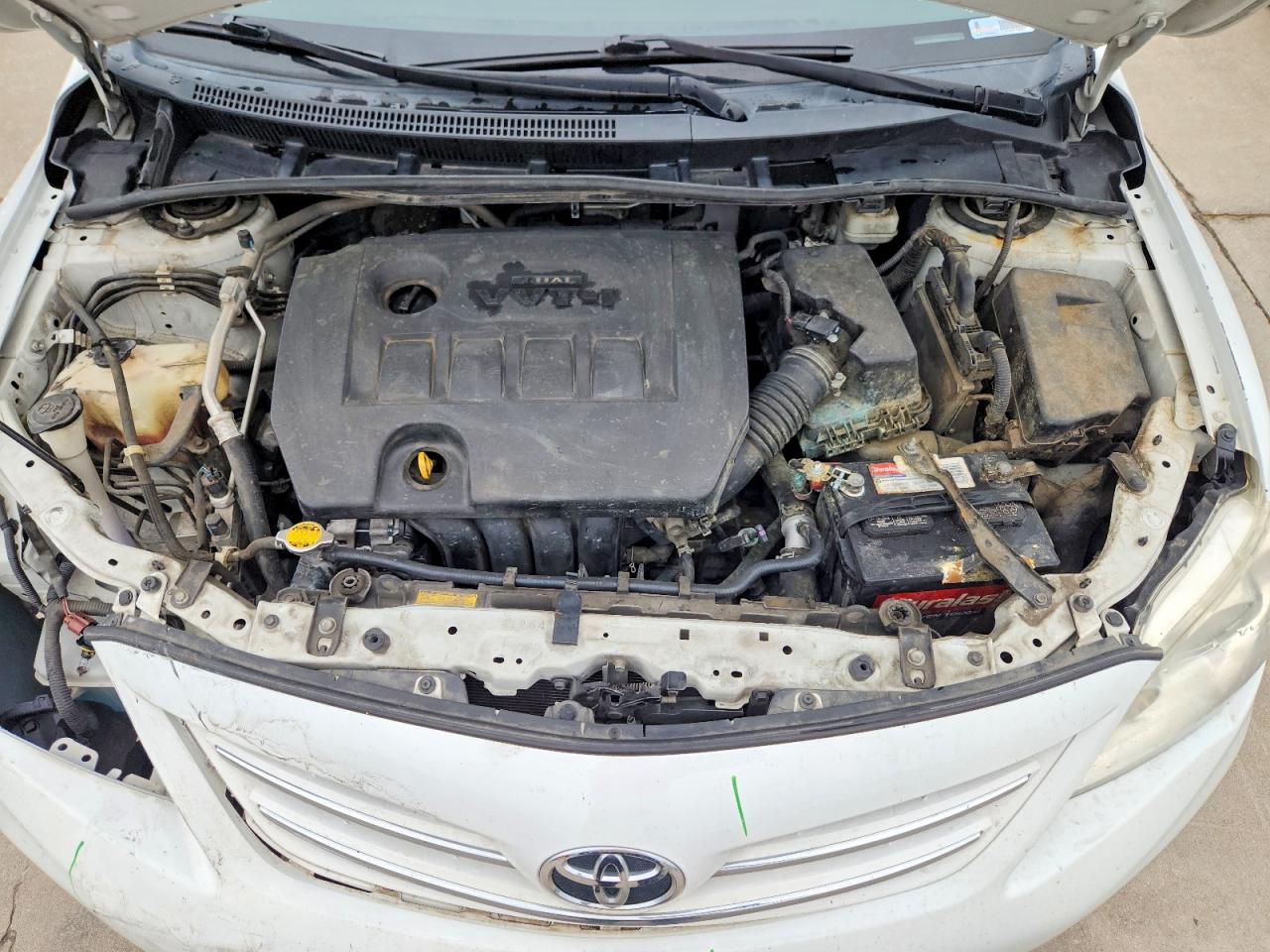 2013 Toyota Corolla Le White vin: 5YFBU4EE3DP092337