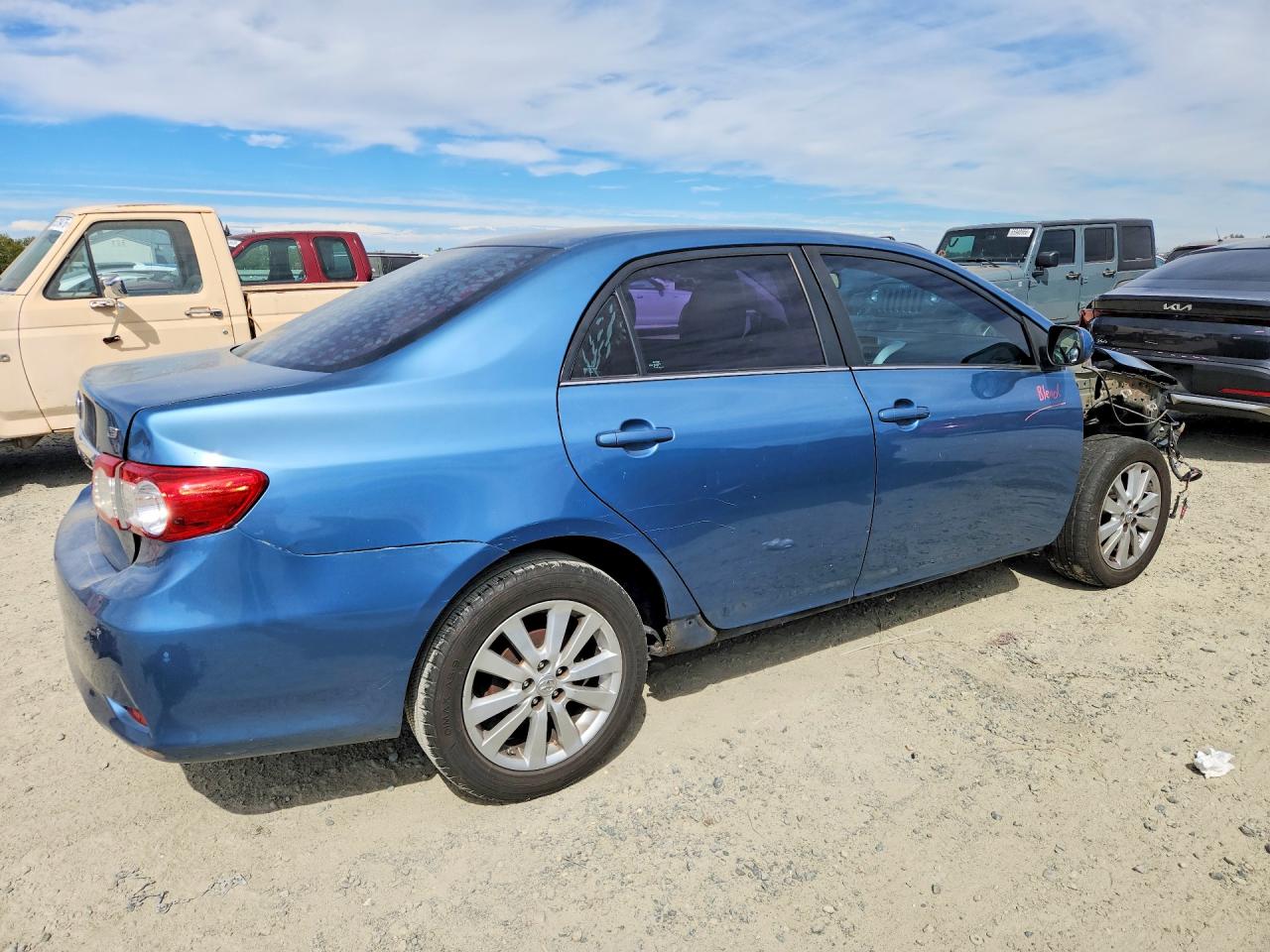 2013 Toyota Corolla Le Blue vin: 5YFBU4EE3DP093729