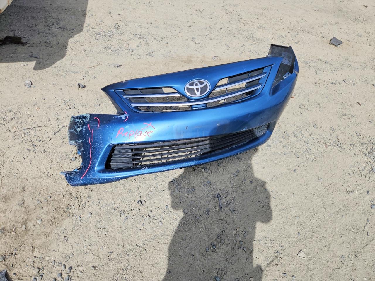 2013 Toyota Corolla Le Blue vin: 5YFBU4EE3DP093729