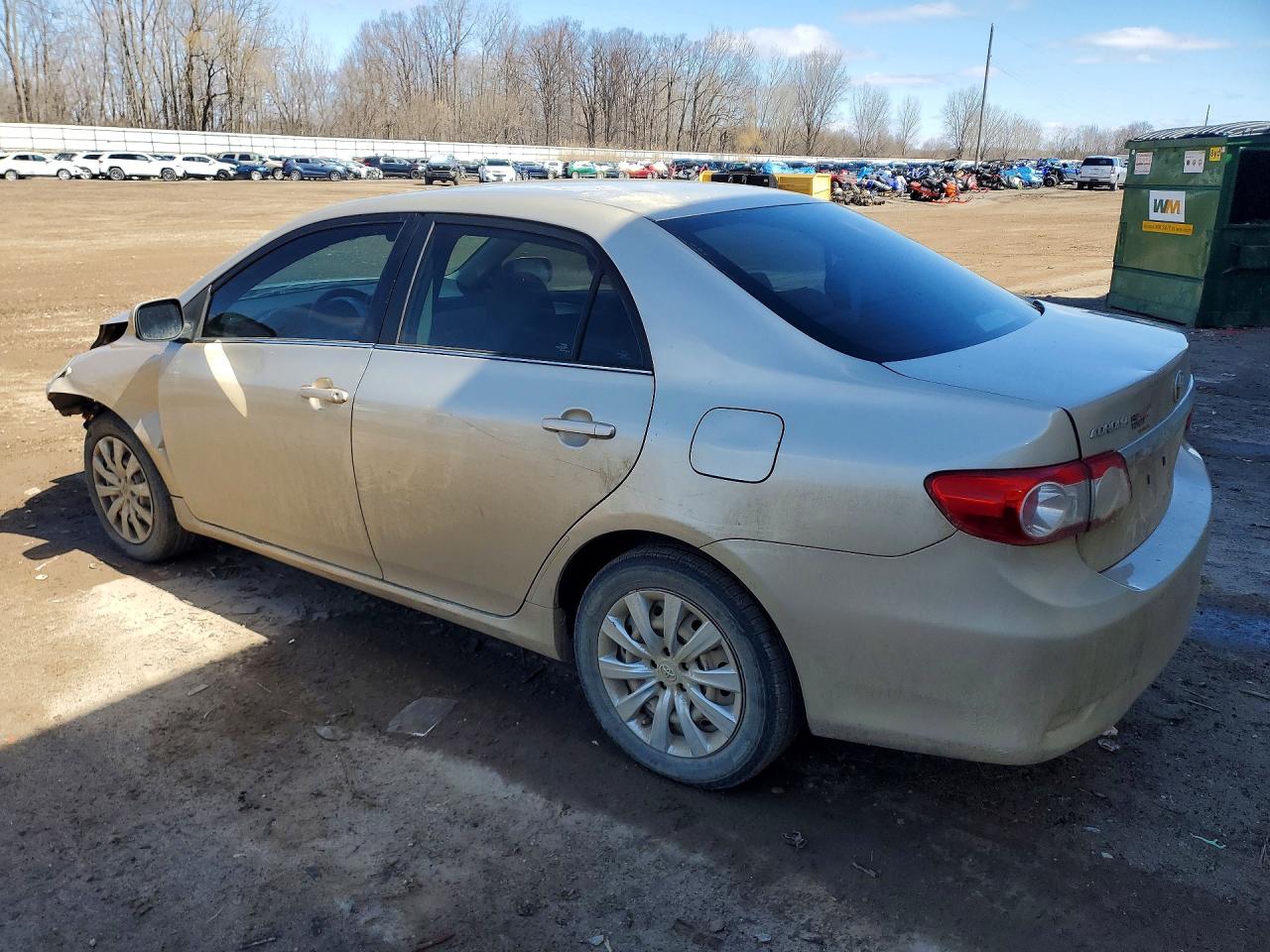 2013 Toyota Corolla Le Gold vin: 5YFBU4EE3DP098557