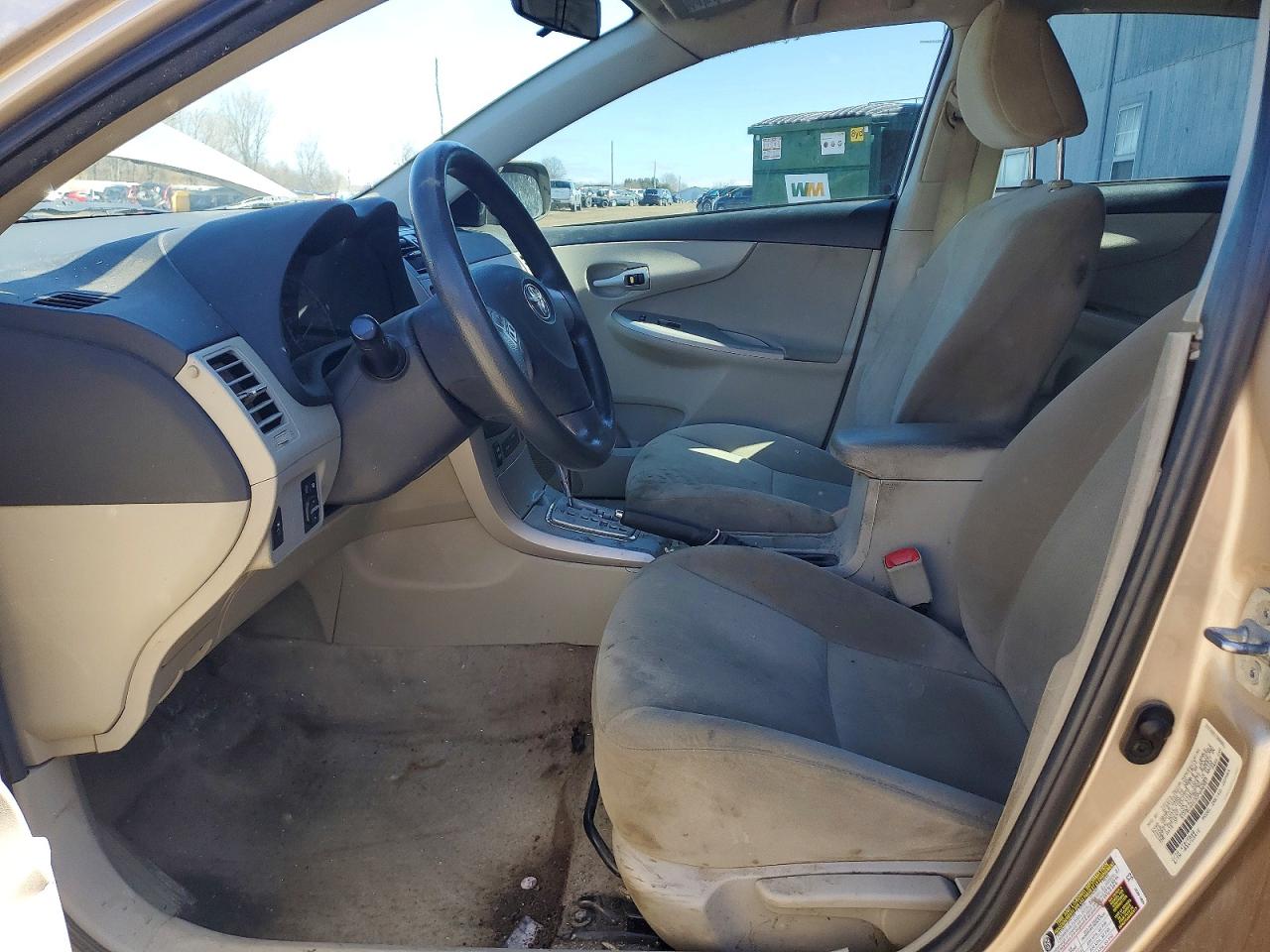 2013 Toyota Corolla Le Gold vin: 5YFBU4EE3DP098557