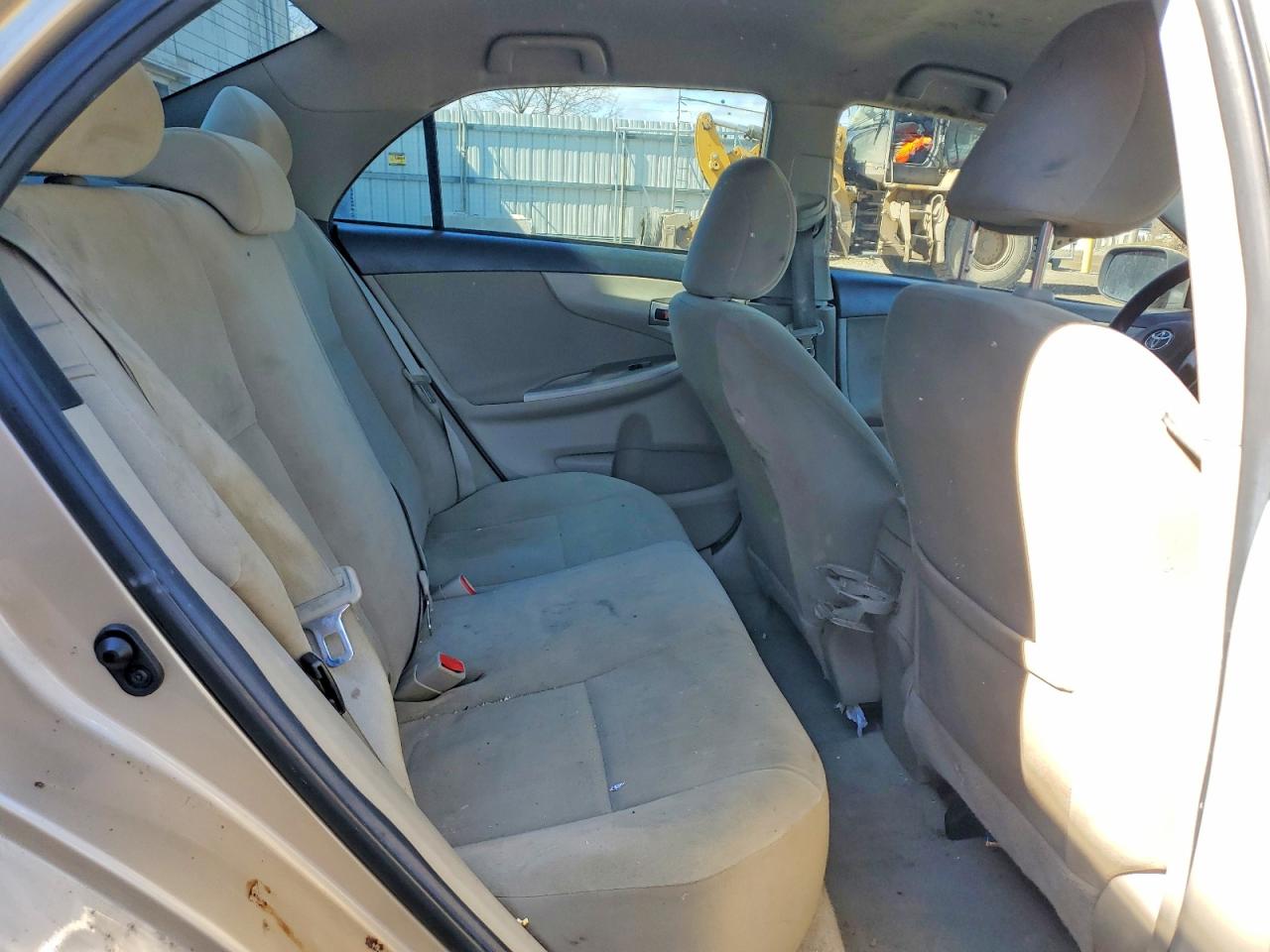 2013 Toyota Corolla Le Gold vin: 5YFBU4EE3DP098557