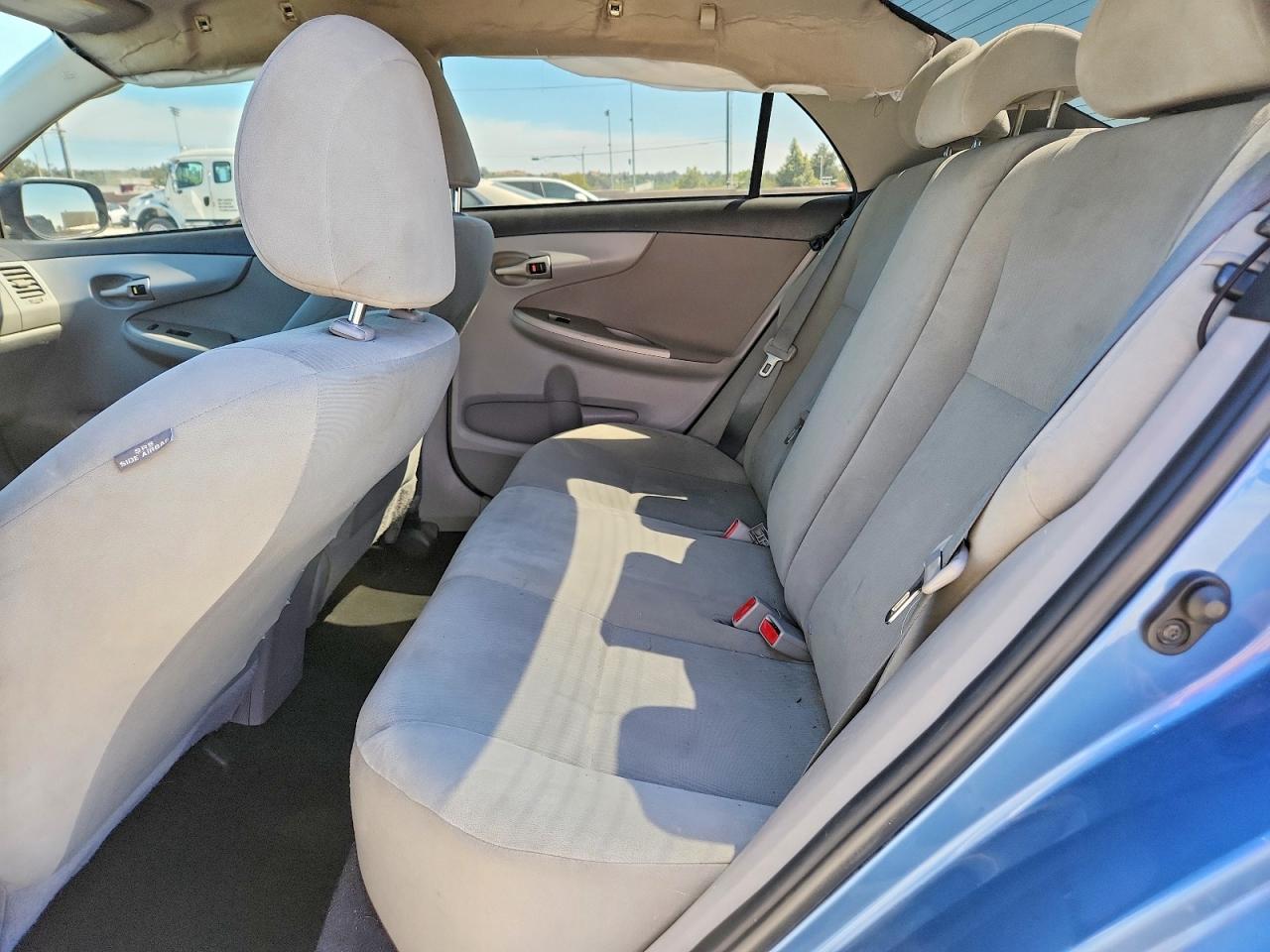 2013 Toyota Corolla Le Blue vin: 5YFBU4EE3DP106480