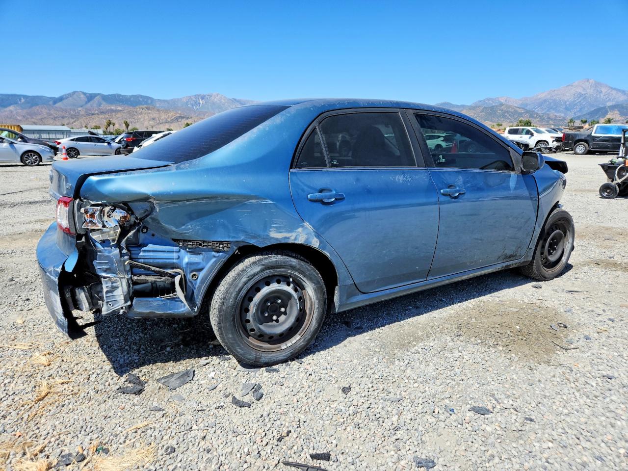 2013 Toyota Corolla Le Blue vin: 5YFBU4EE3DP106480