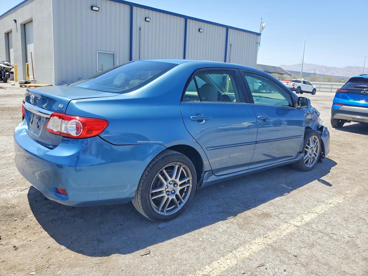 2013 Toyota Corolla Le Blue vin: 5YFBU4EE3DP128222
