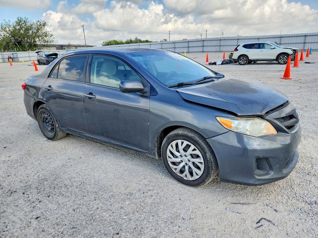 2013 Toyota Corolla Le Automatic Gray vin: 5YFBU4EE3DP131492