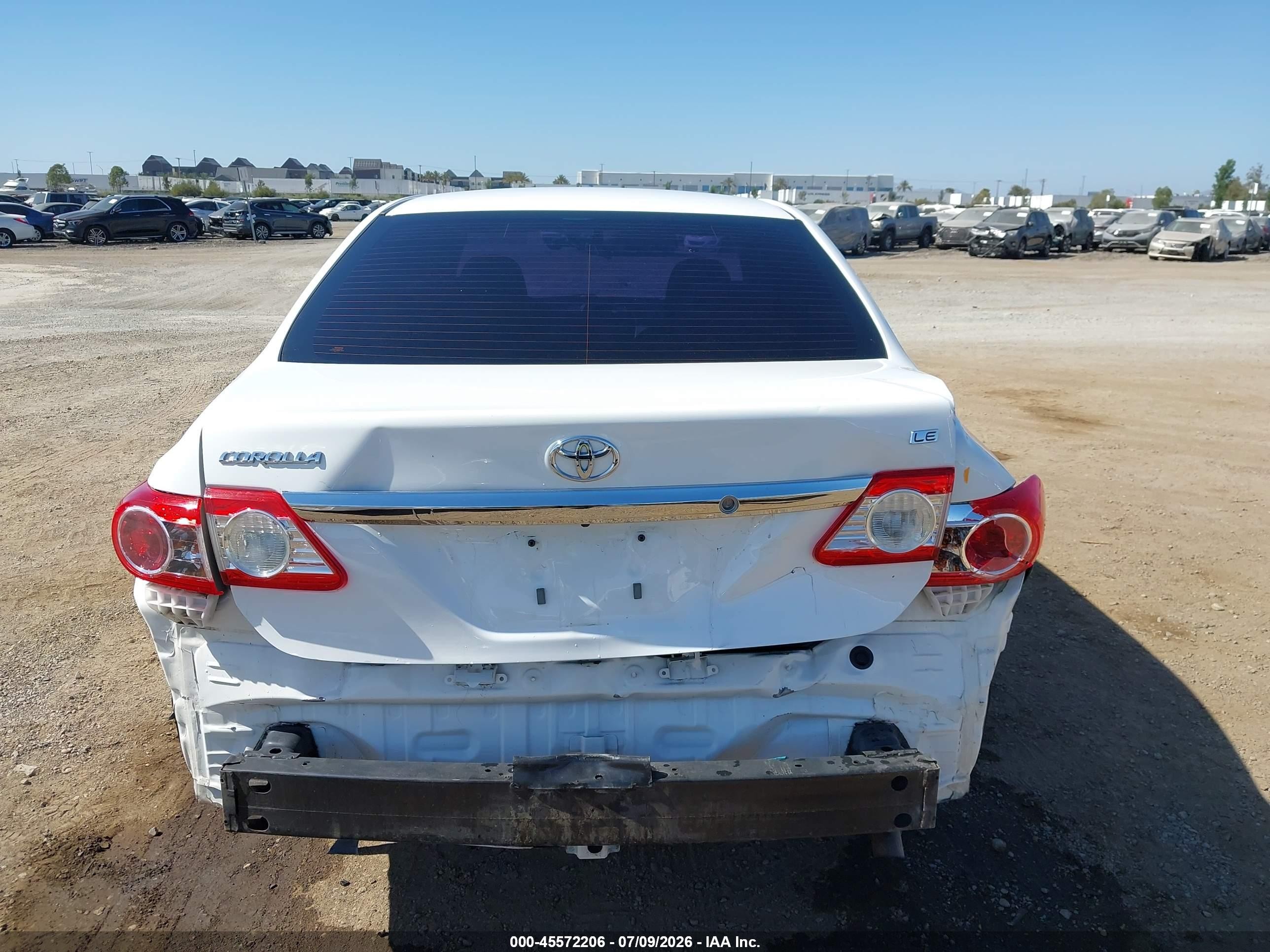 2013 Toyota Corolla Le White vin: 5YFBU4EE3DP140225