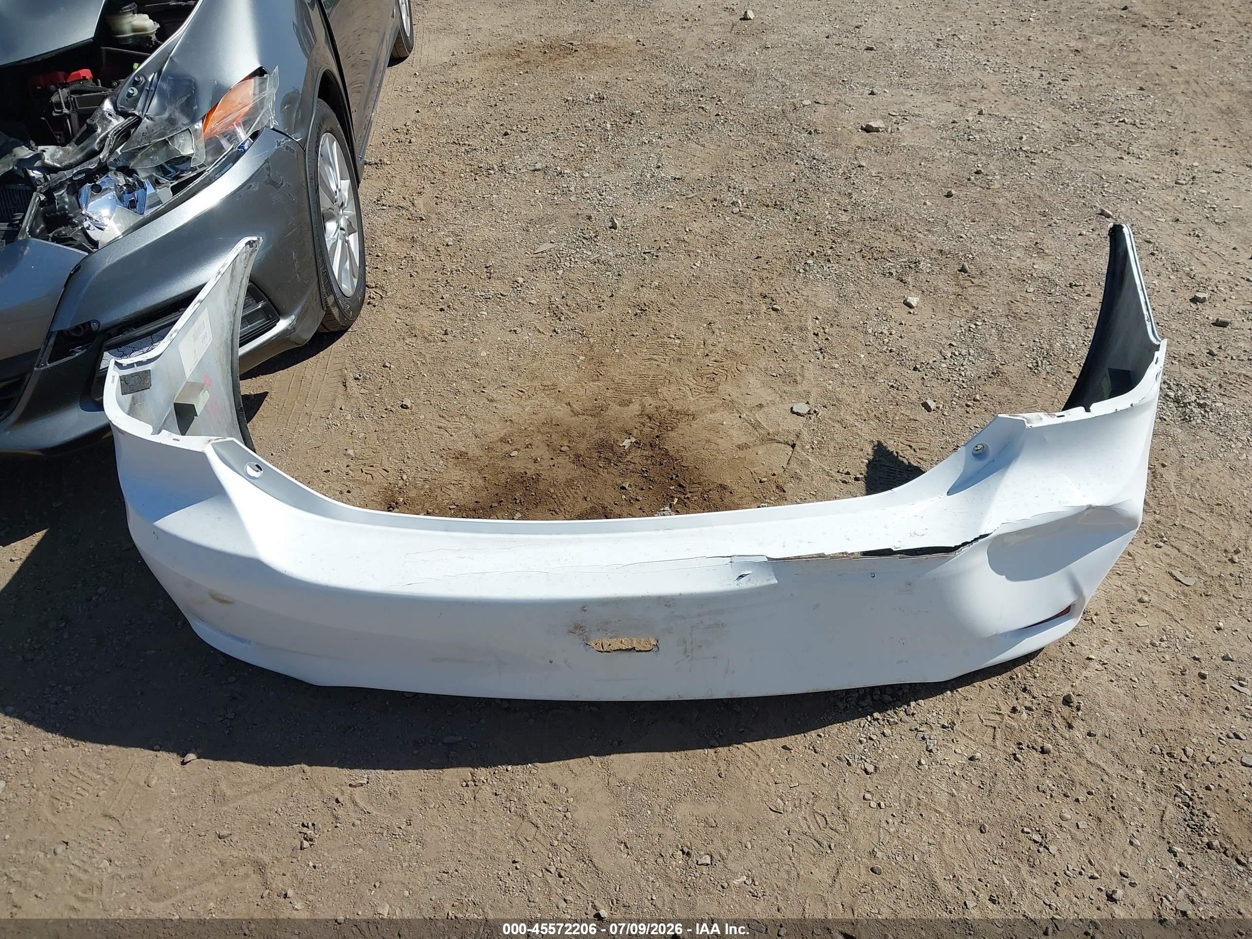 2013 Toyota Corolla Le White vin: 5YFBU4EE3DP140225