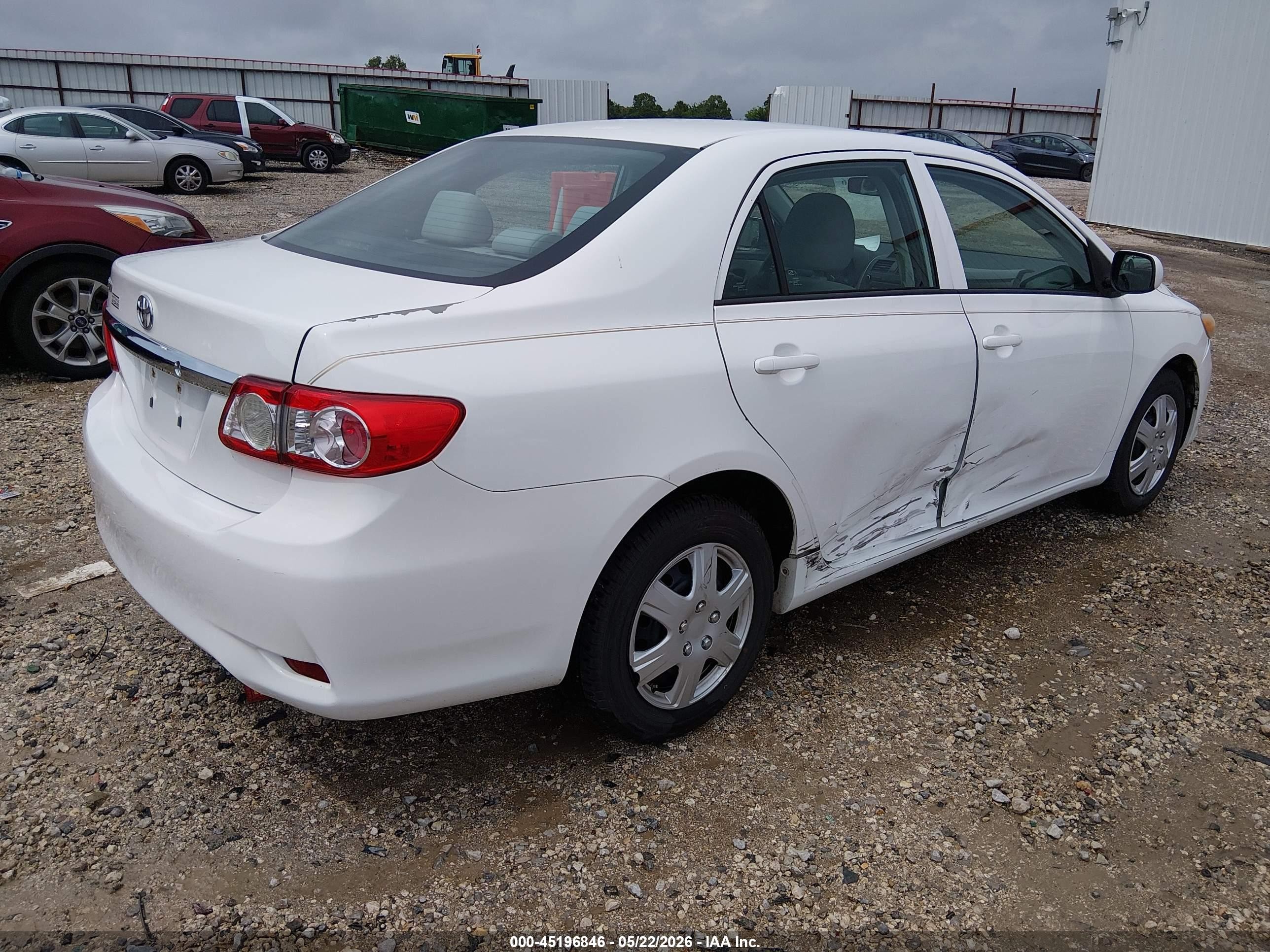 2013 Toyota Corolla L White vin: 5YFBU4EE3DP159888