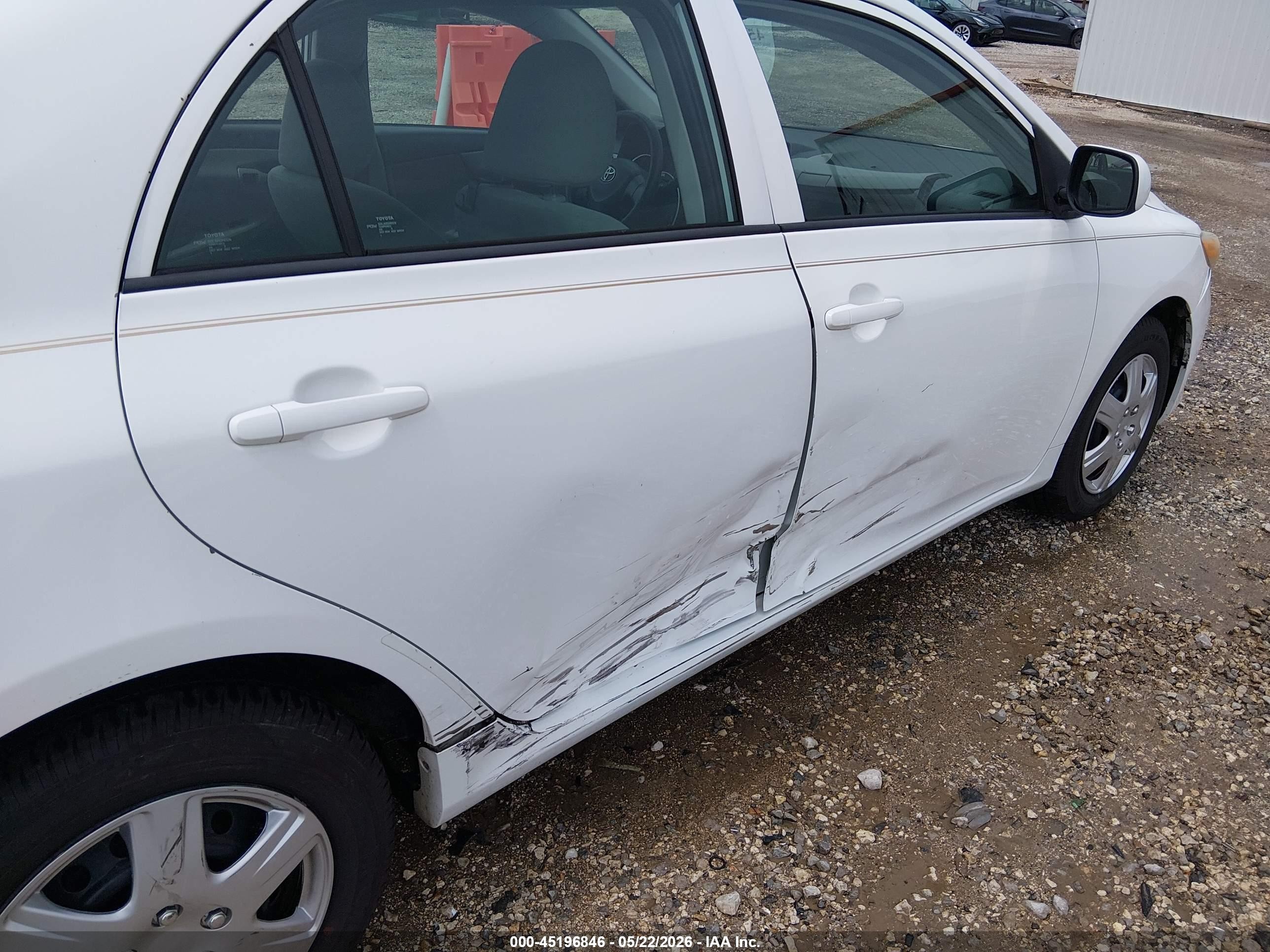 2013 Toyota Corolla L White vin: 5YFBU4EE3DP159888