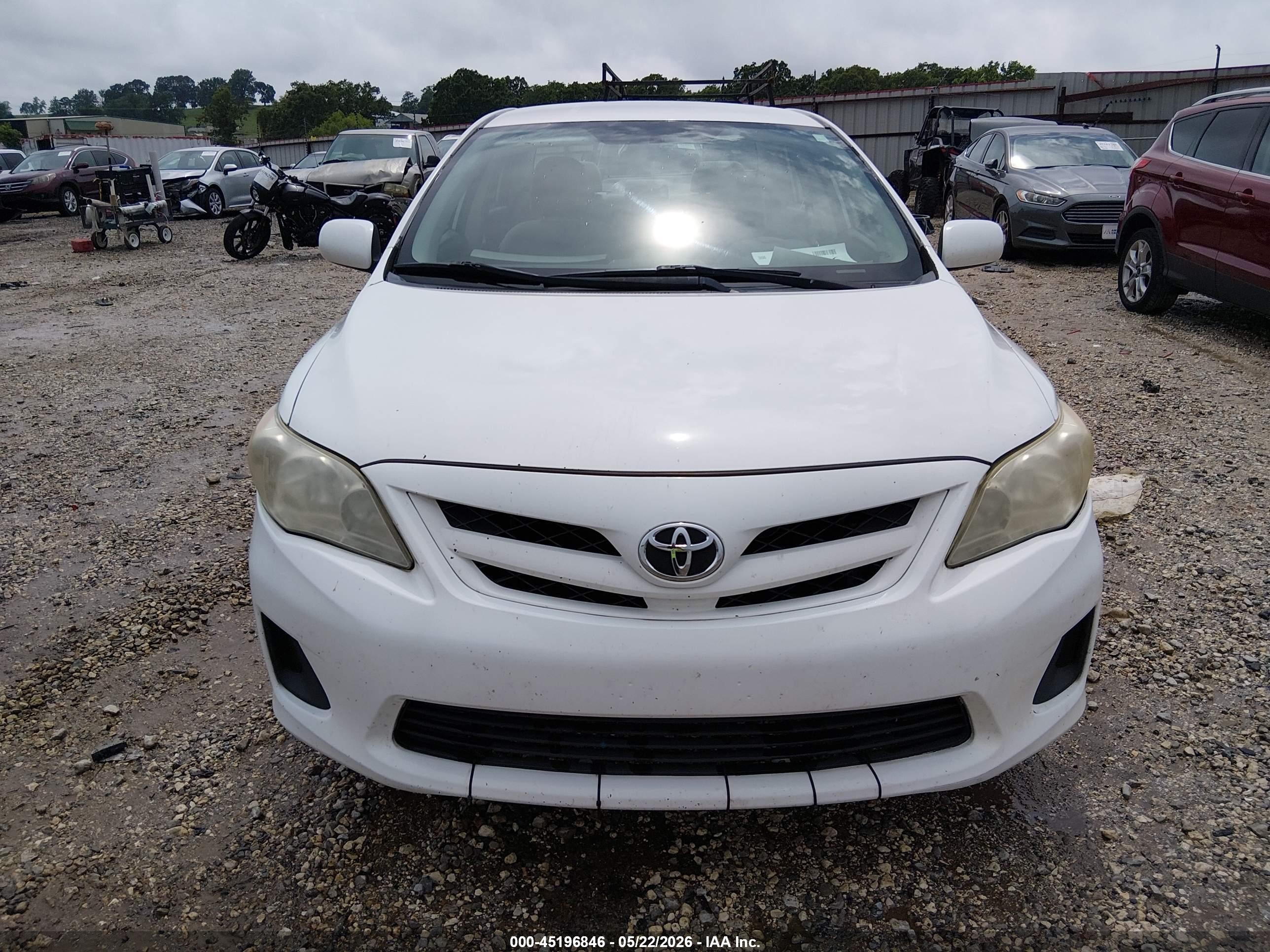 2013 Toyota Corolla L White vin: 5YFBU4EE3DP159888