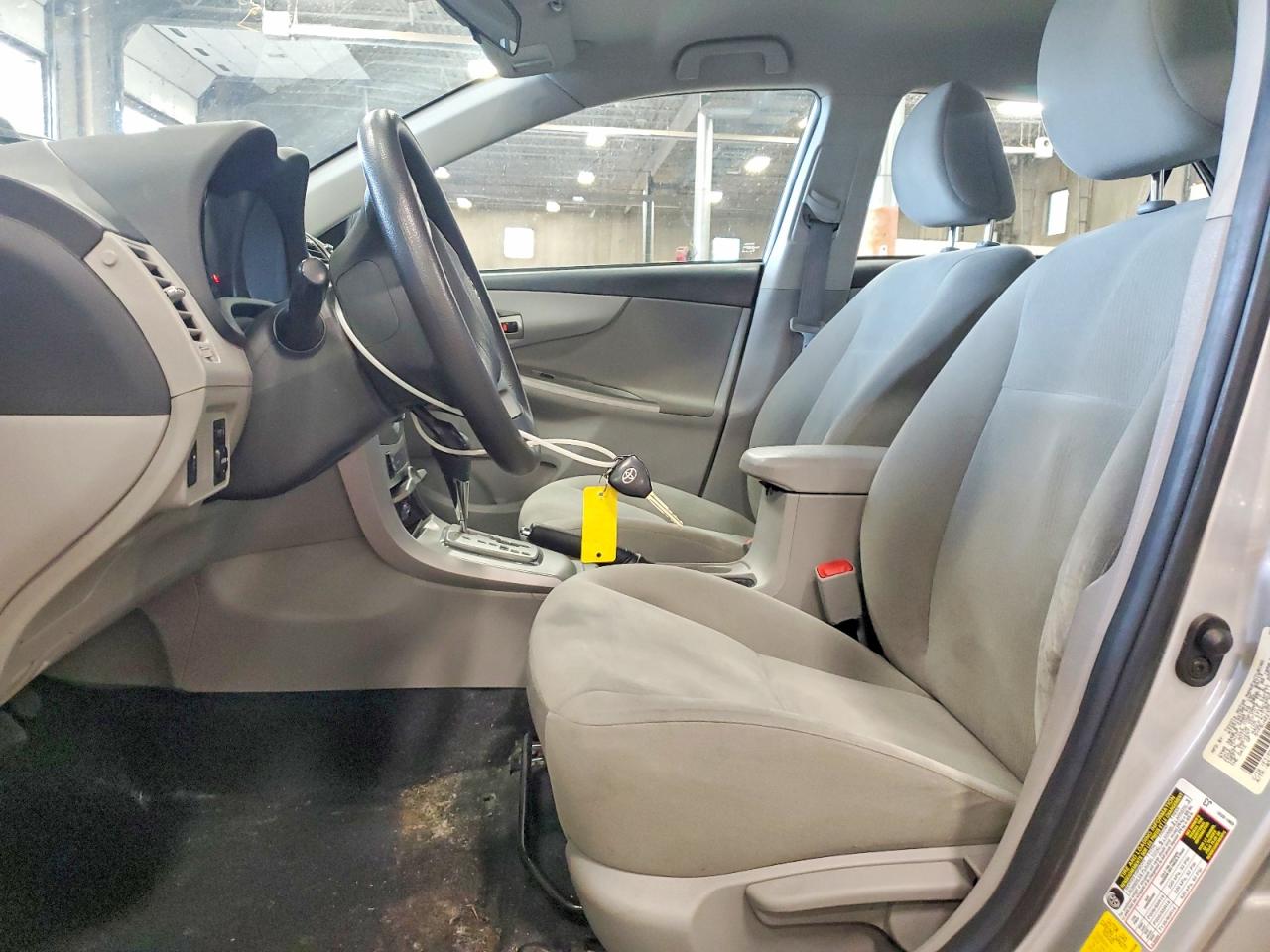 2013 Toyota Corolla Le Silver vin: 5YFBU4EE3DP167358