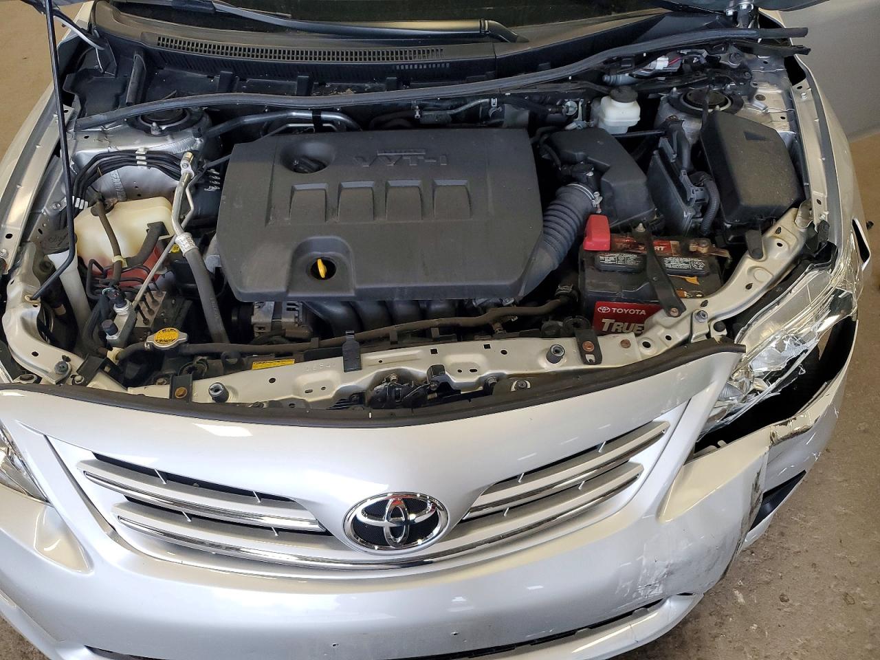 2013 Toyota Corolla Le Silver vin: 5YFBU4EE3DP167358
