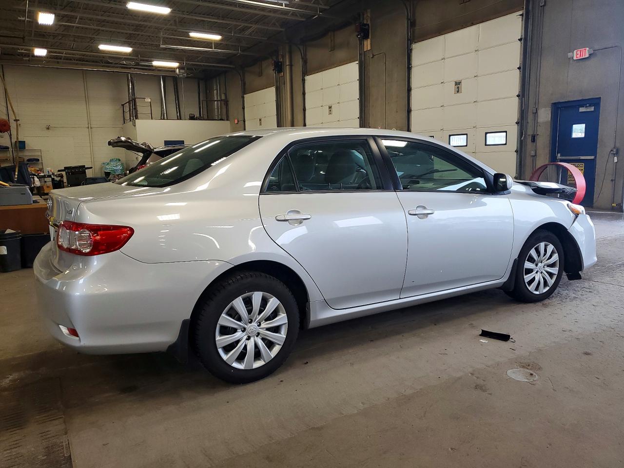 2013 Toyota Corolla Le Silver vin: 5YFBU4EE3DP167358