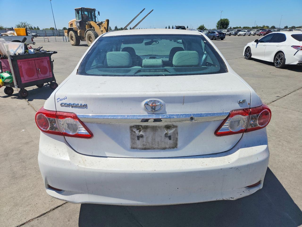 2013 Toyota Corolla Le White vin: 5YFBU4EE3DP169868