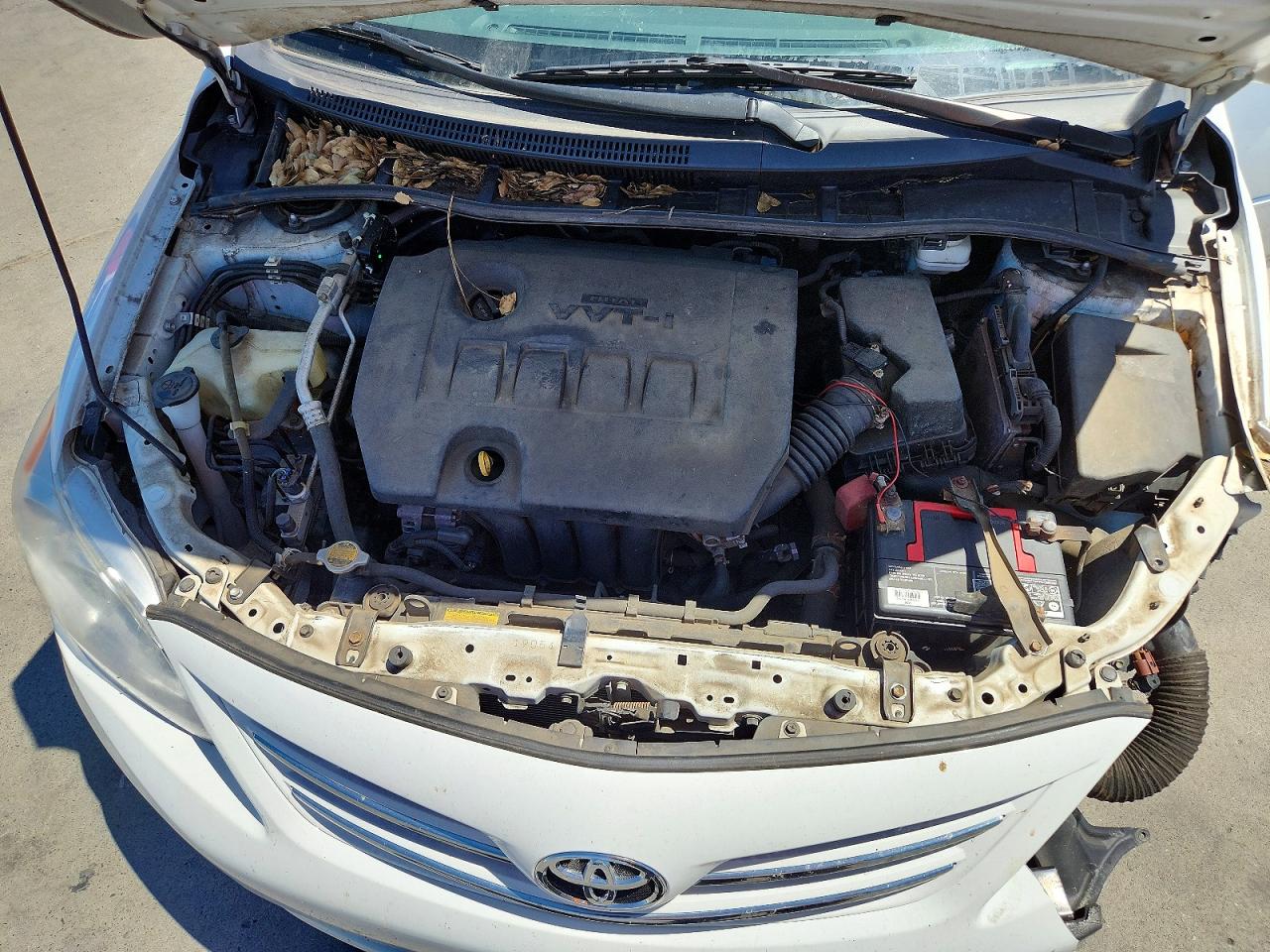 2013 Toyota Corolla Le White vin: 5YFBU4EE3DP169868
