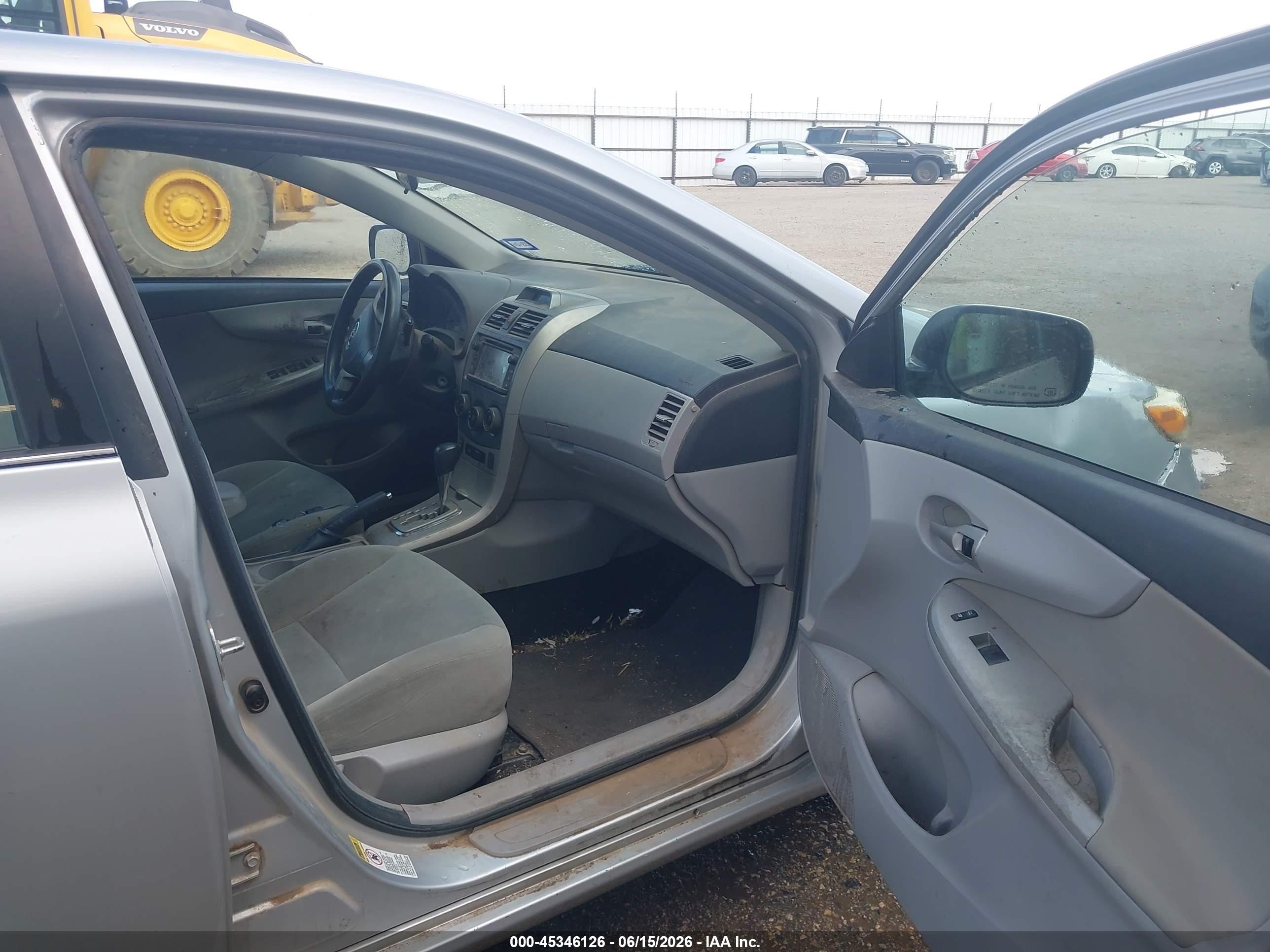 2013 Toyota Corolla Le Silver vin: 5YFBU4EE3DP182118
