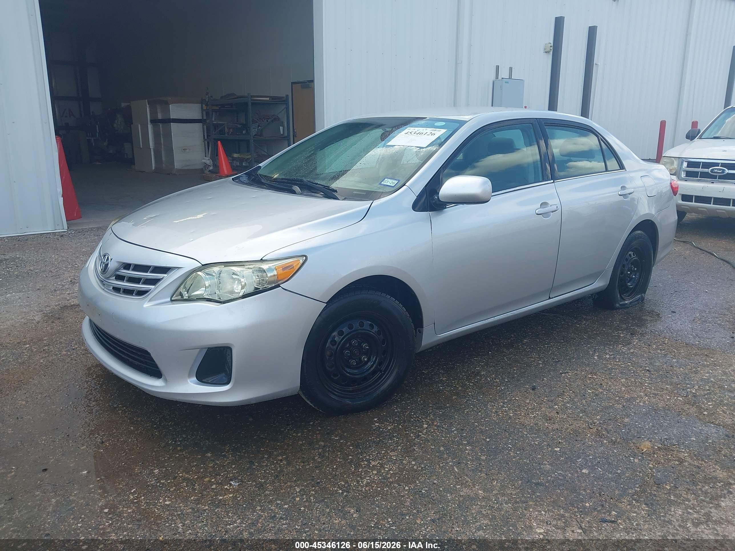2013 Toyota Corolla Le Silver vin: 5YFBU4EE3DP182118