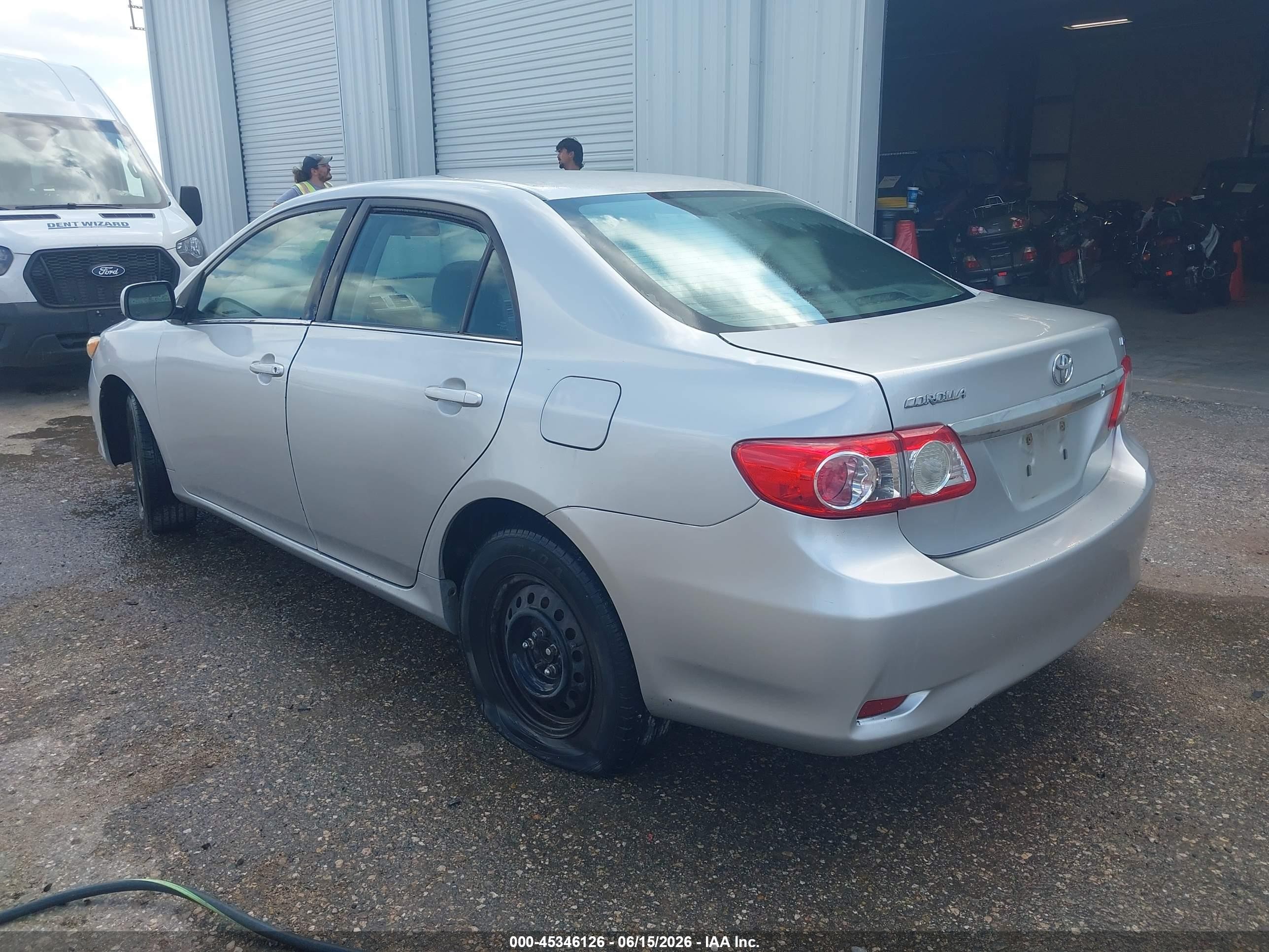 2013 Toyota Corolla Le Silver vin: 5YFBU4EE3DP182118