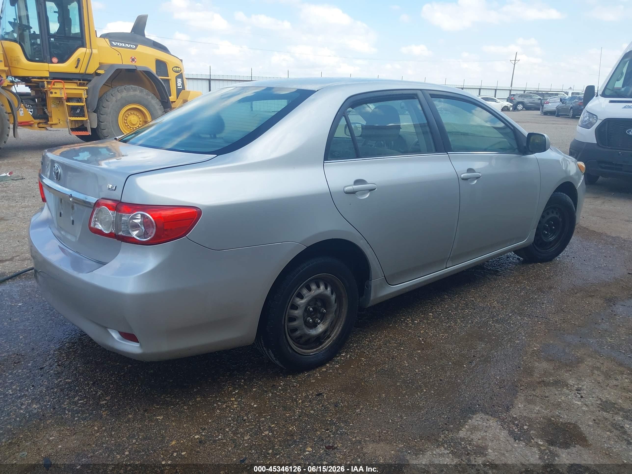 2013 Toyota Corolla Le Silver vin: 5YFBU4EE3DP182118
