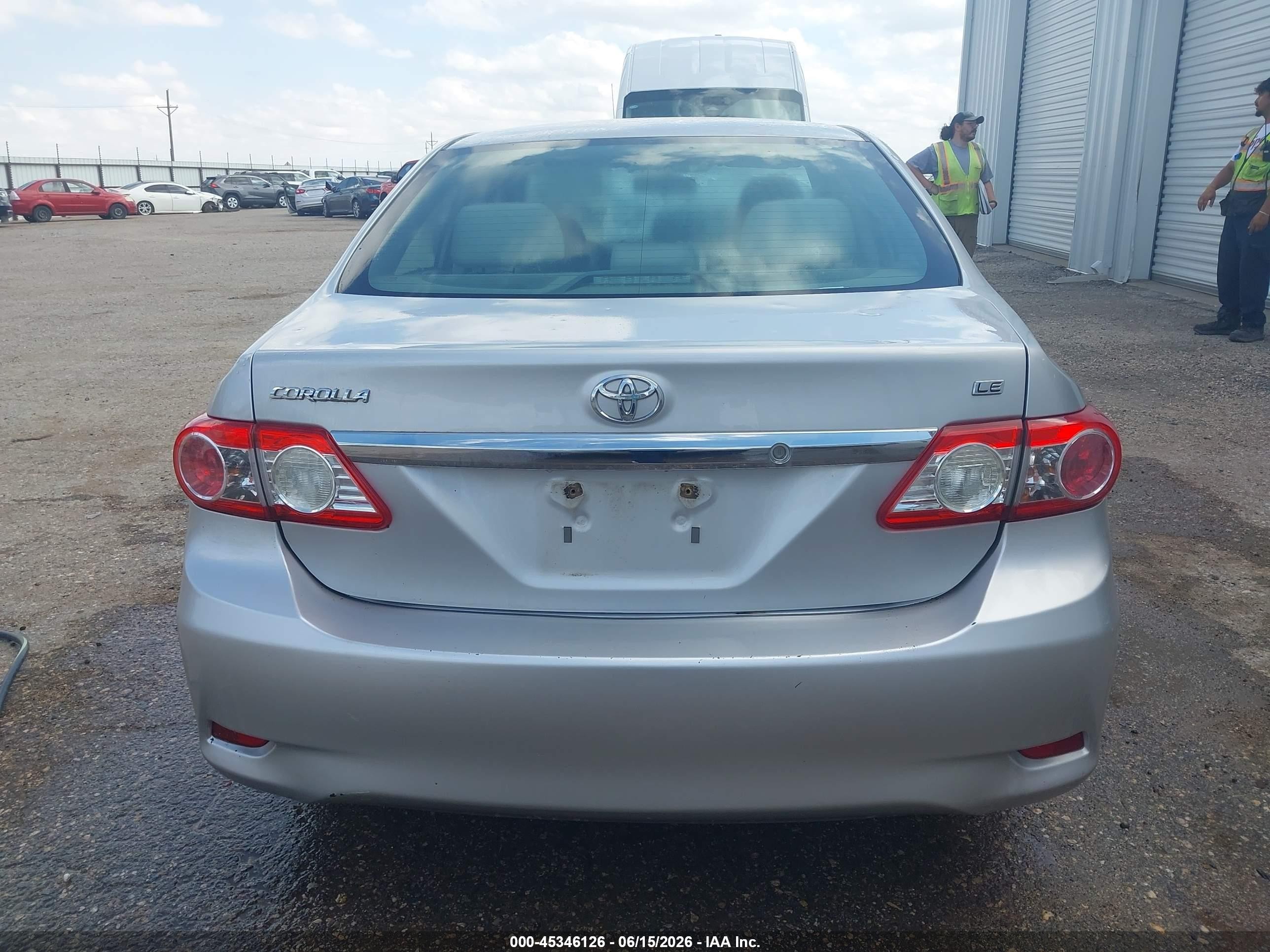 2013 Toyota Corolla Le Silver vin: 5YFBU4EE3DP182118
