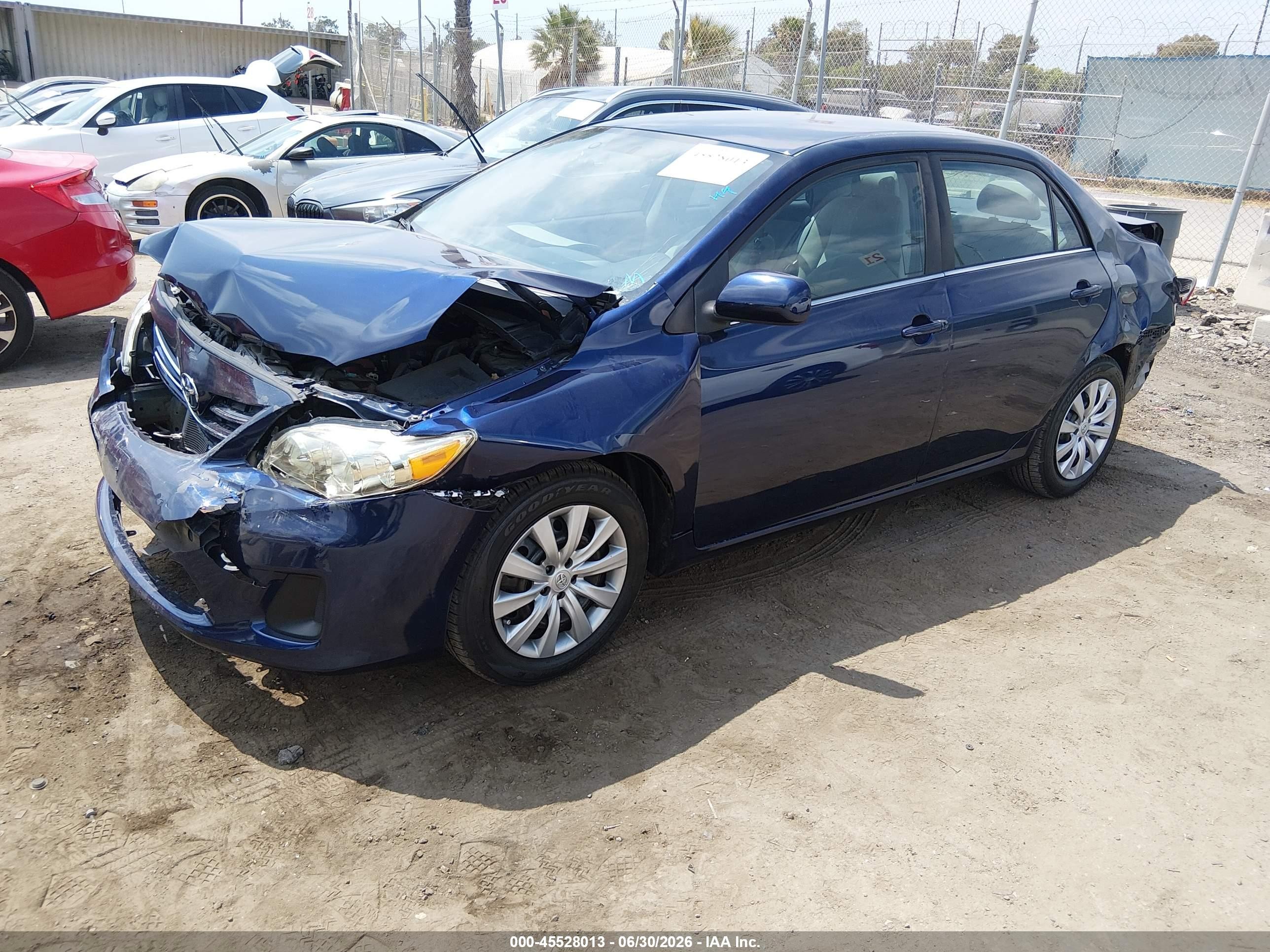 2013 Toyota Corolla Le Blue vin: 5YFBU4EE3DP194625