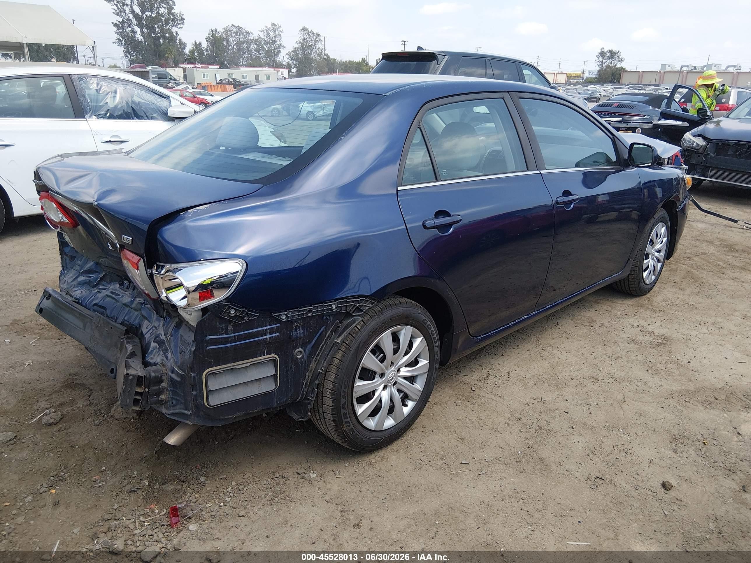 2013 Toyota Corolla Le Blue vin: 5YFBU4EE3DP194625