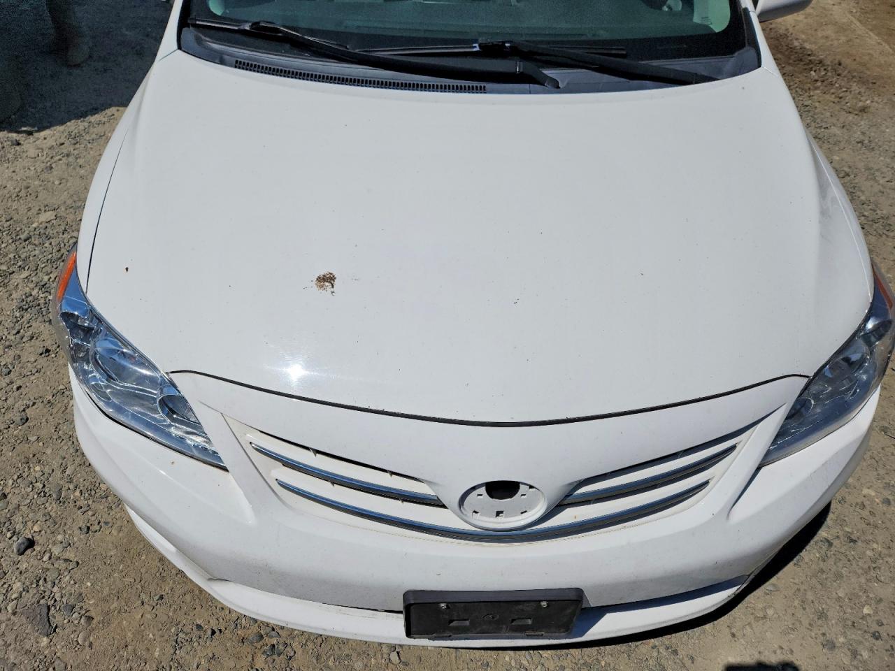 2013 Toyota Corolla Le White vin: 5YFBU4EE3DP200326