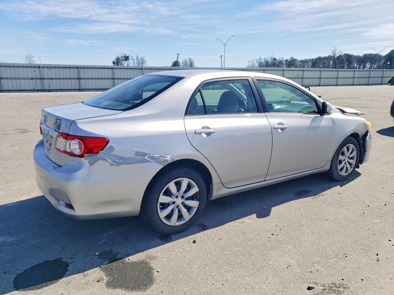 2013 Toyota Corolla Le Silver vin: 5YFBU4EE3DP201654