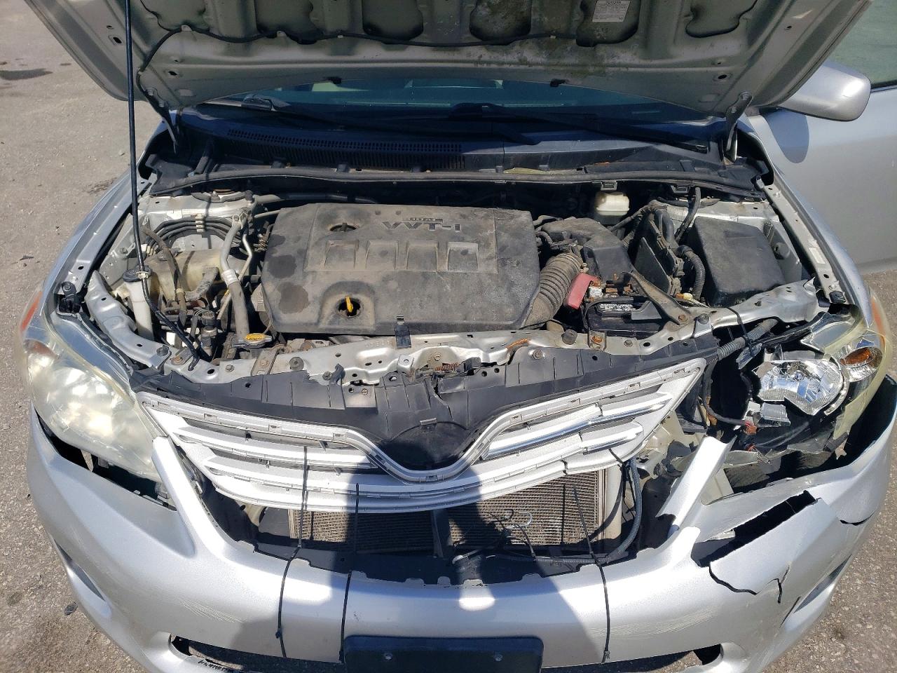 2013 Toyota Corolla Le Silver vin: 5YFBU4EE3DP201654