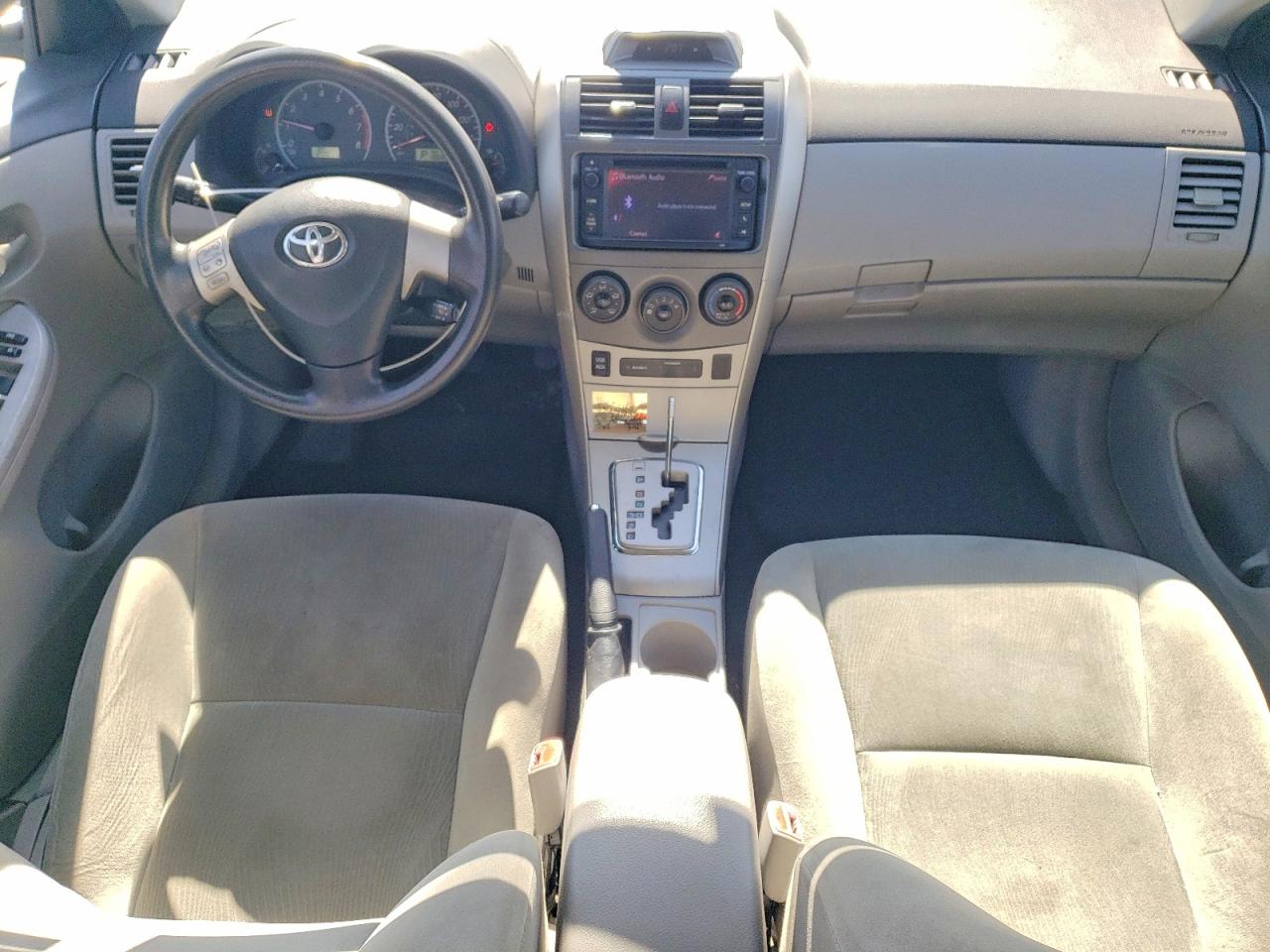 2013 Toyota Corolla Le Silver vin: 5YFBU4EE3DP201654