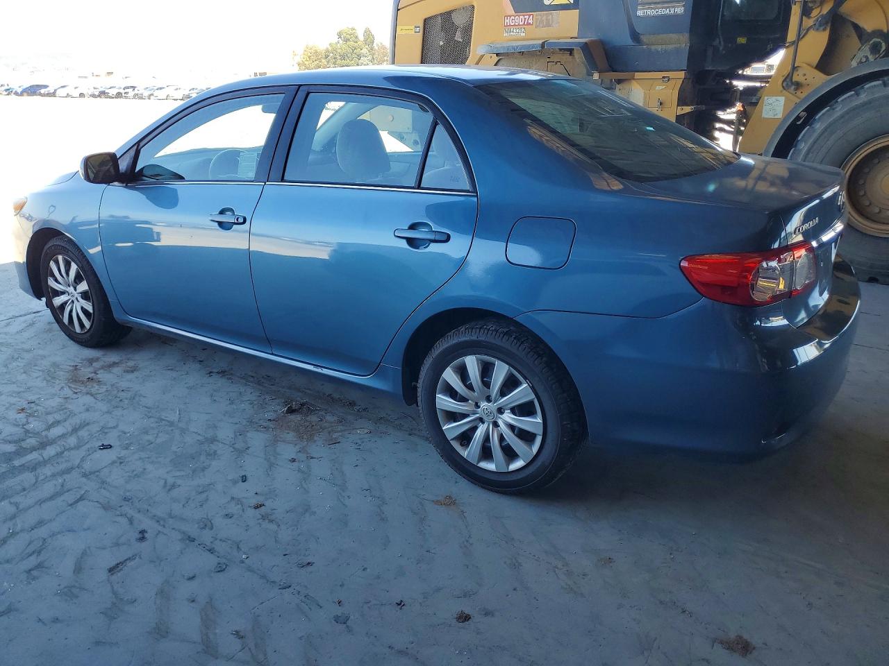 2013 Toyota Corolla Le Blue vin: 5YFBU4EE3DP214789