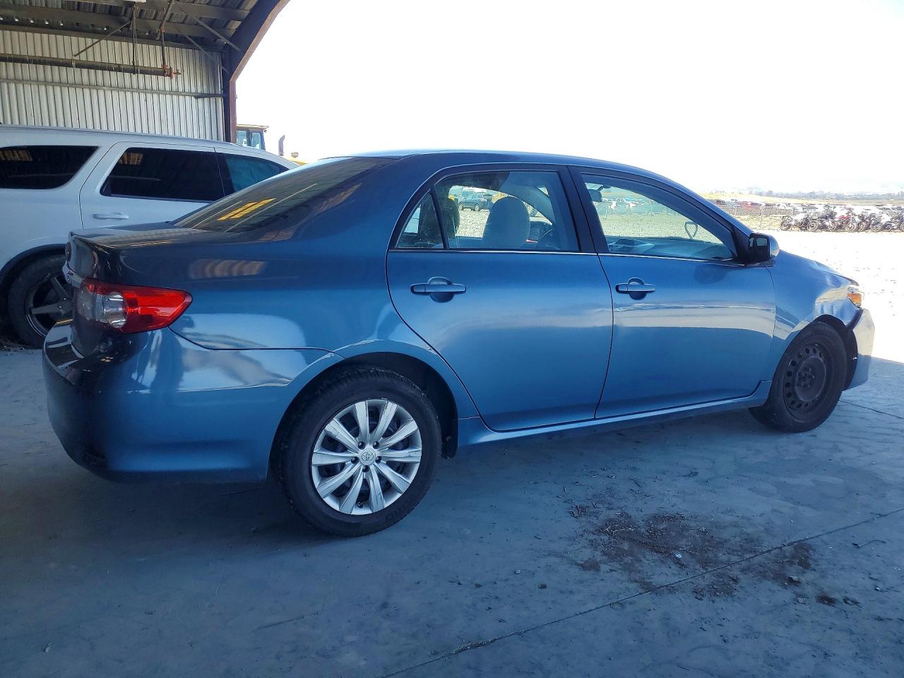 2013 Toyota Corolla Le Blue vin: 5YFBU4EE3DP214789