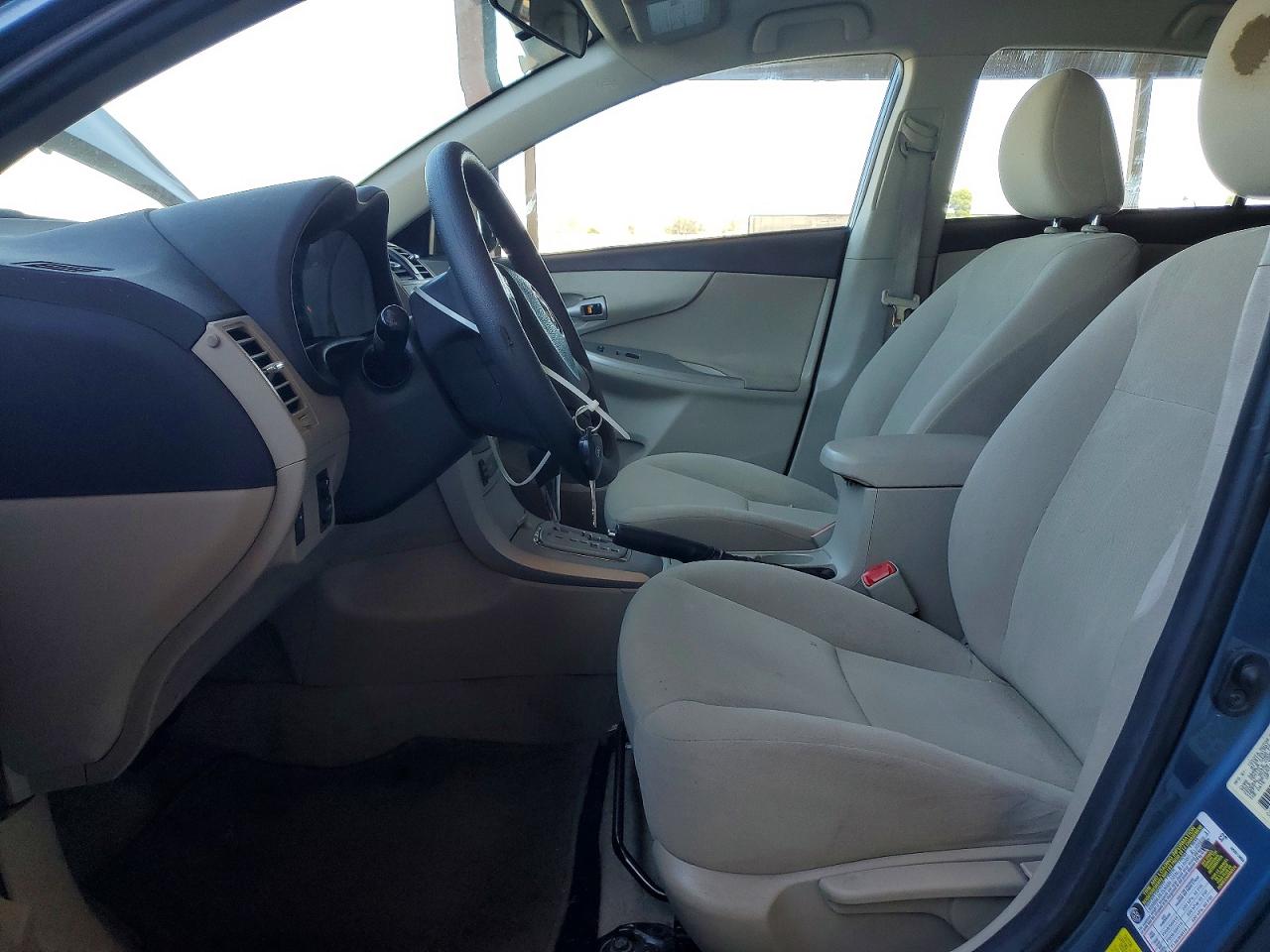 2013 Toyota Corolla Le Blue vin: 5YFBU4EE3DP214789