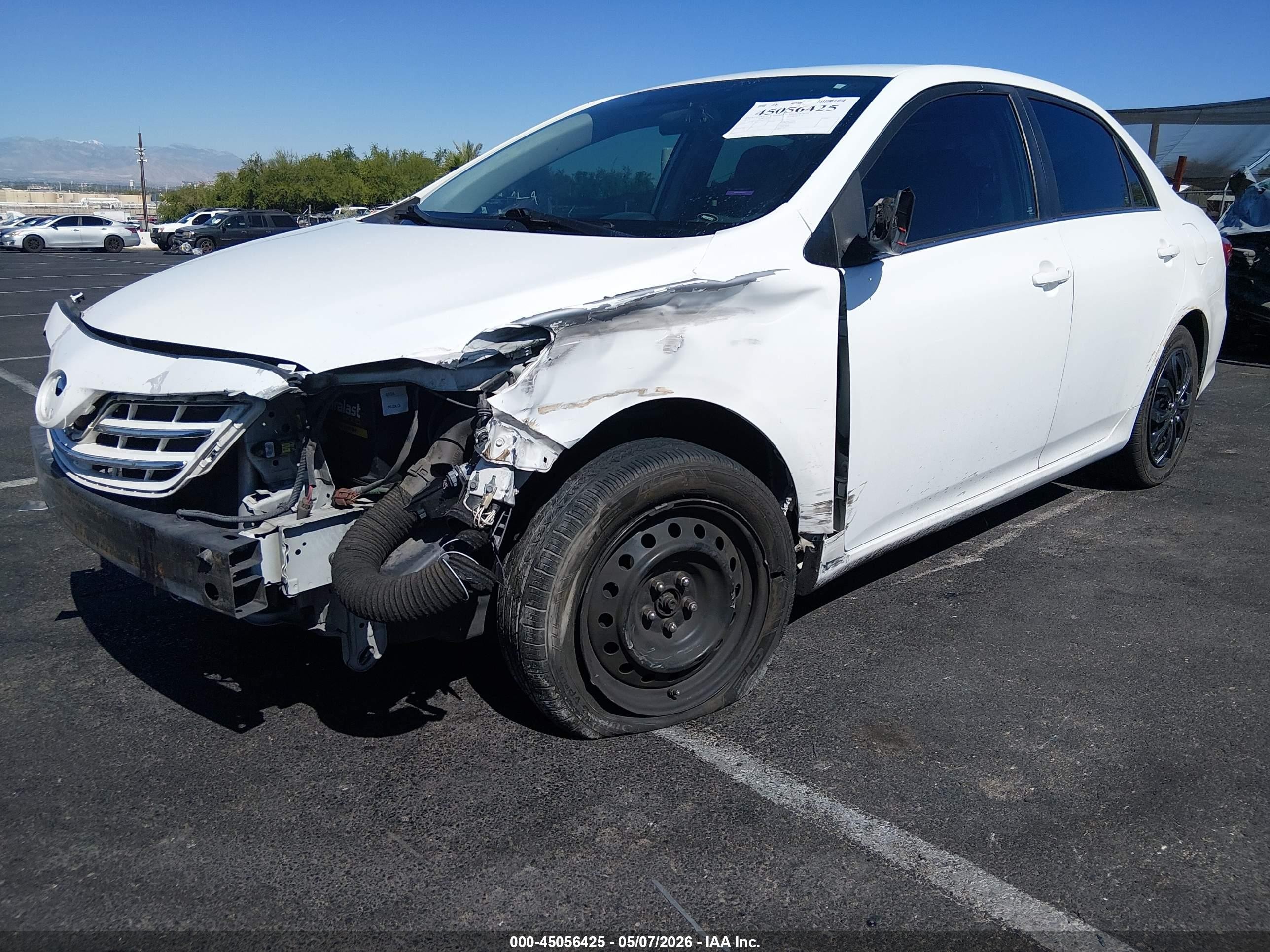 2013 Toyota Corolla Le White vin: 5YFBU4EE3DP217630