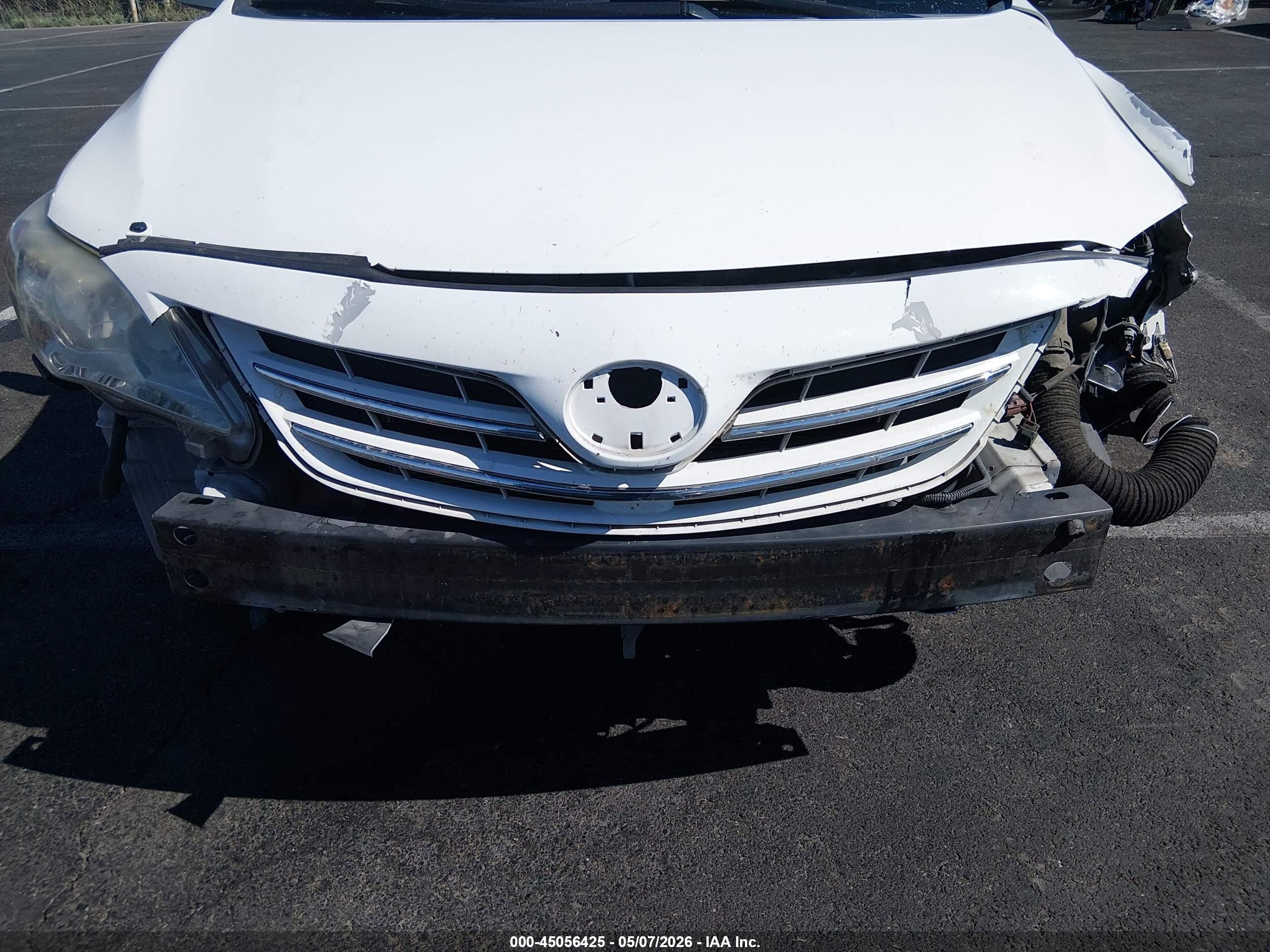 2013 Toyota Corolla Le White vin: 5YFBU4EE3DP217630