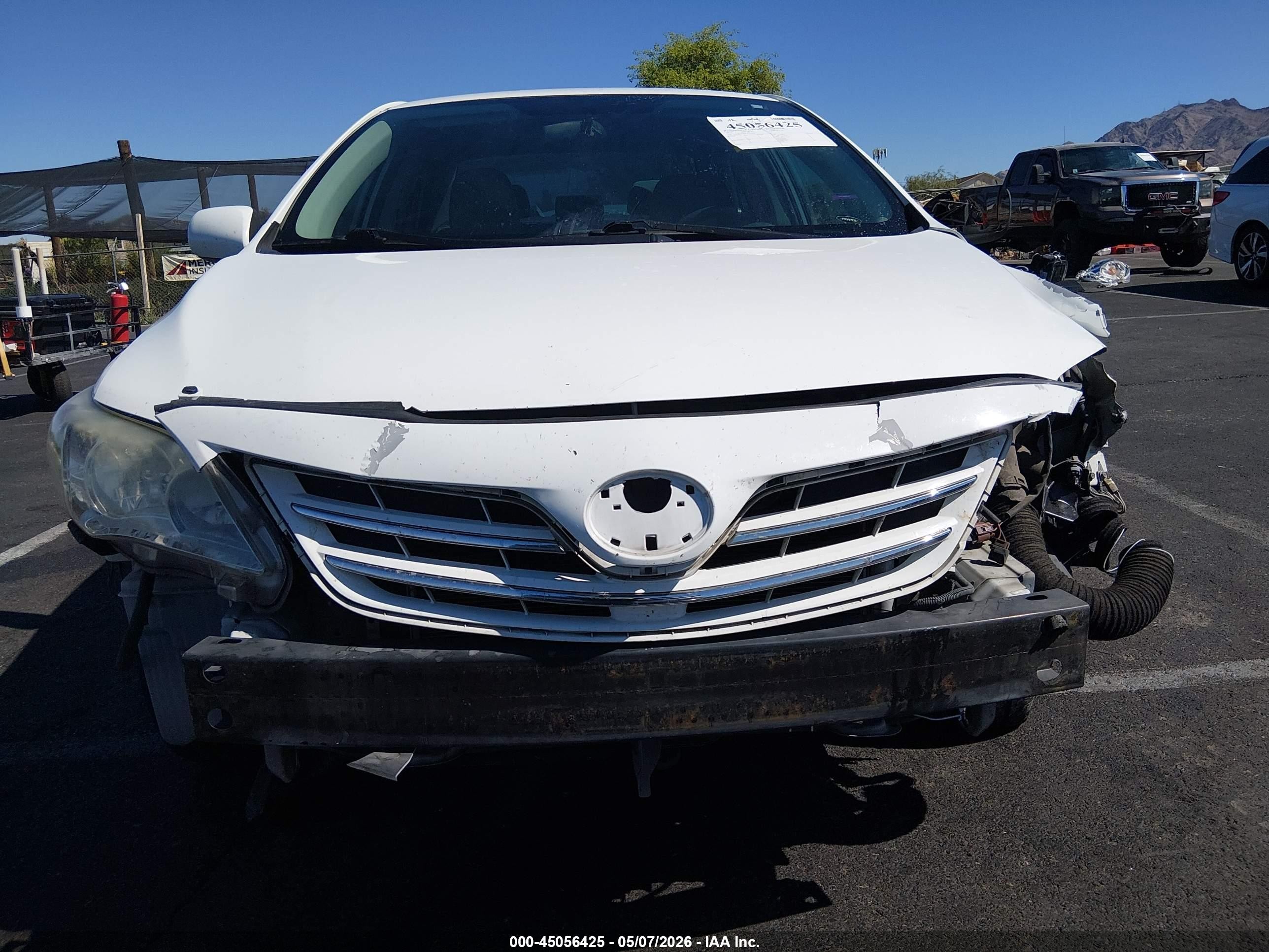 2013 Toyota Corolla Le White vin: 5YFBU4EE3DP217630