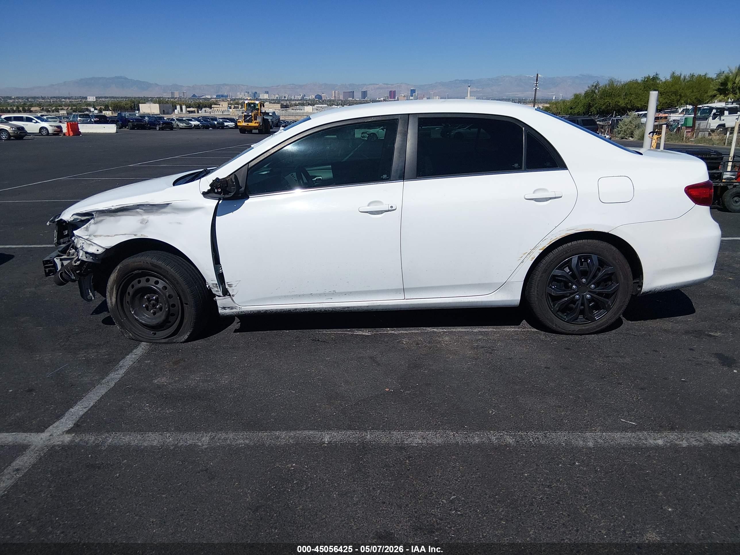 2013 Toyota Corolla Le White vin: 5YFBU4EE3DP217630