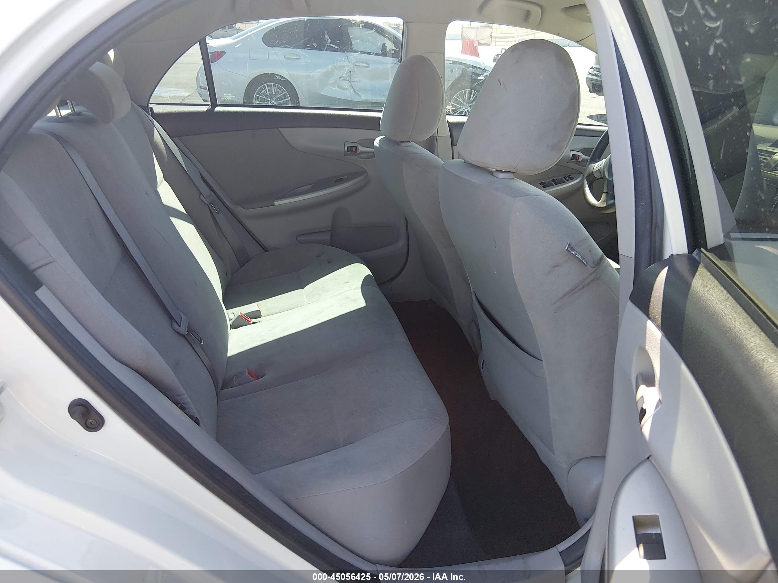 2013 Toyota Corolla Le White vin: 5YFBU4EE3DP217630