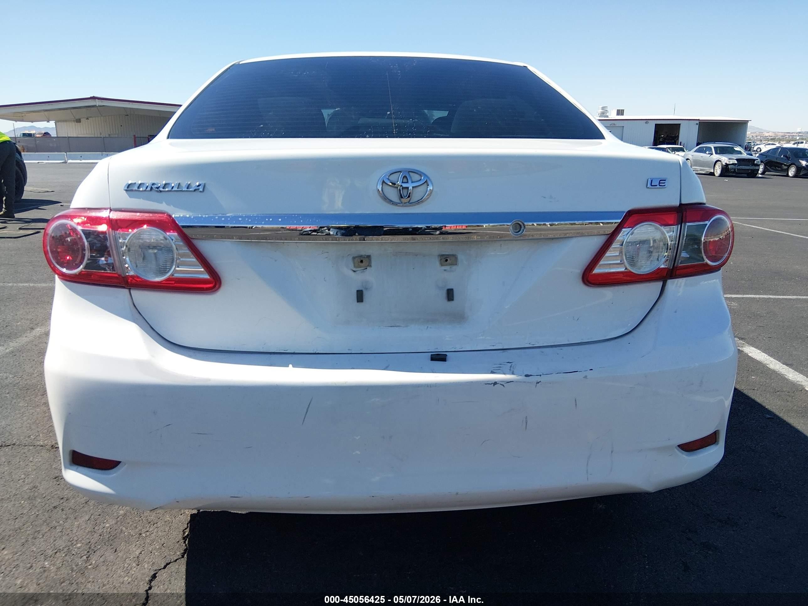 2013 Toyota Corolla Le White vin: 5YFBU4EE3DP217630