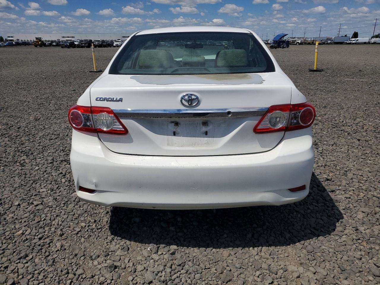 2013 Toyota Corolla L White vin: 5YFBU4EE3DP219149