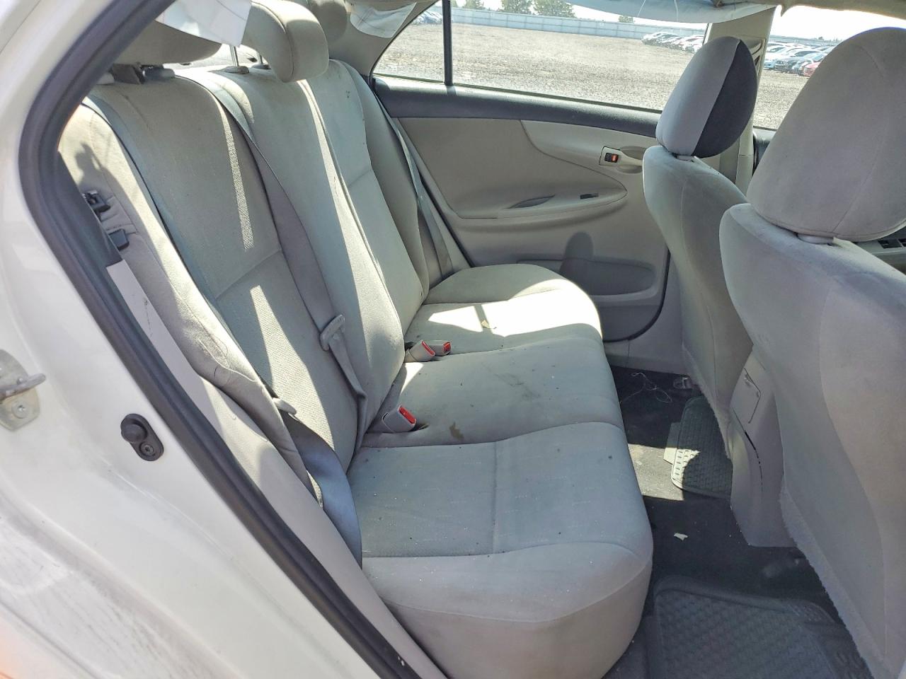 2013 Toyota Corolla L White vin: 5YFBU4EE3DP219149