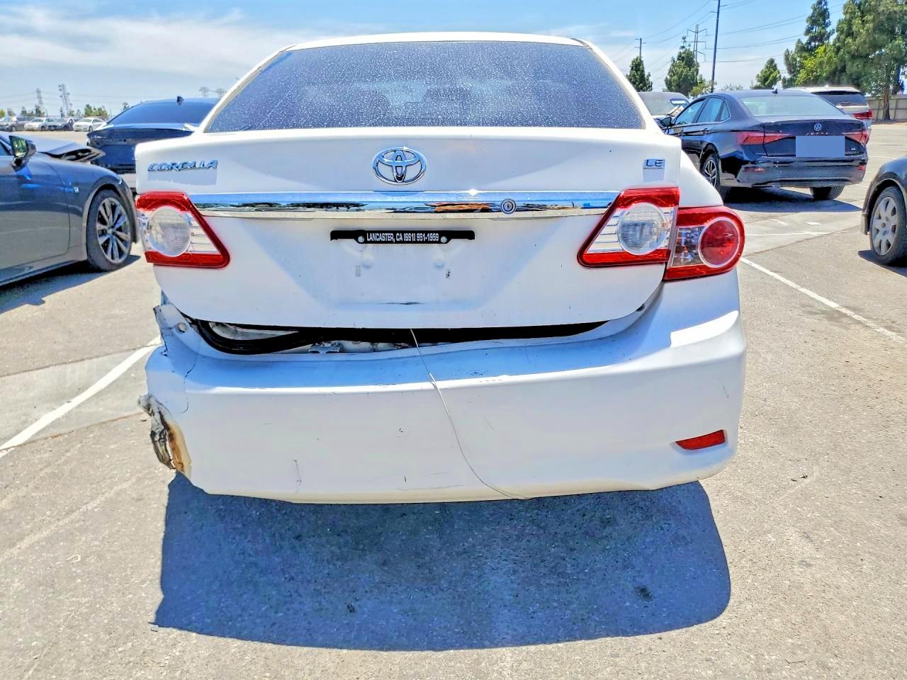 2012 Toyota Corolla Le White vin: 5YFBU4EE4CP020092