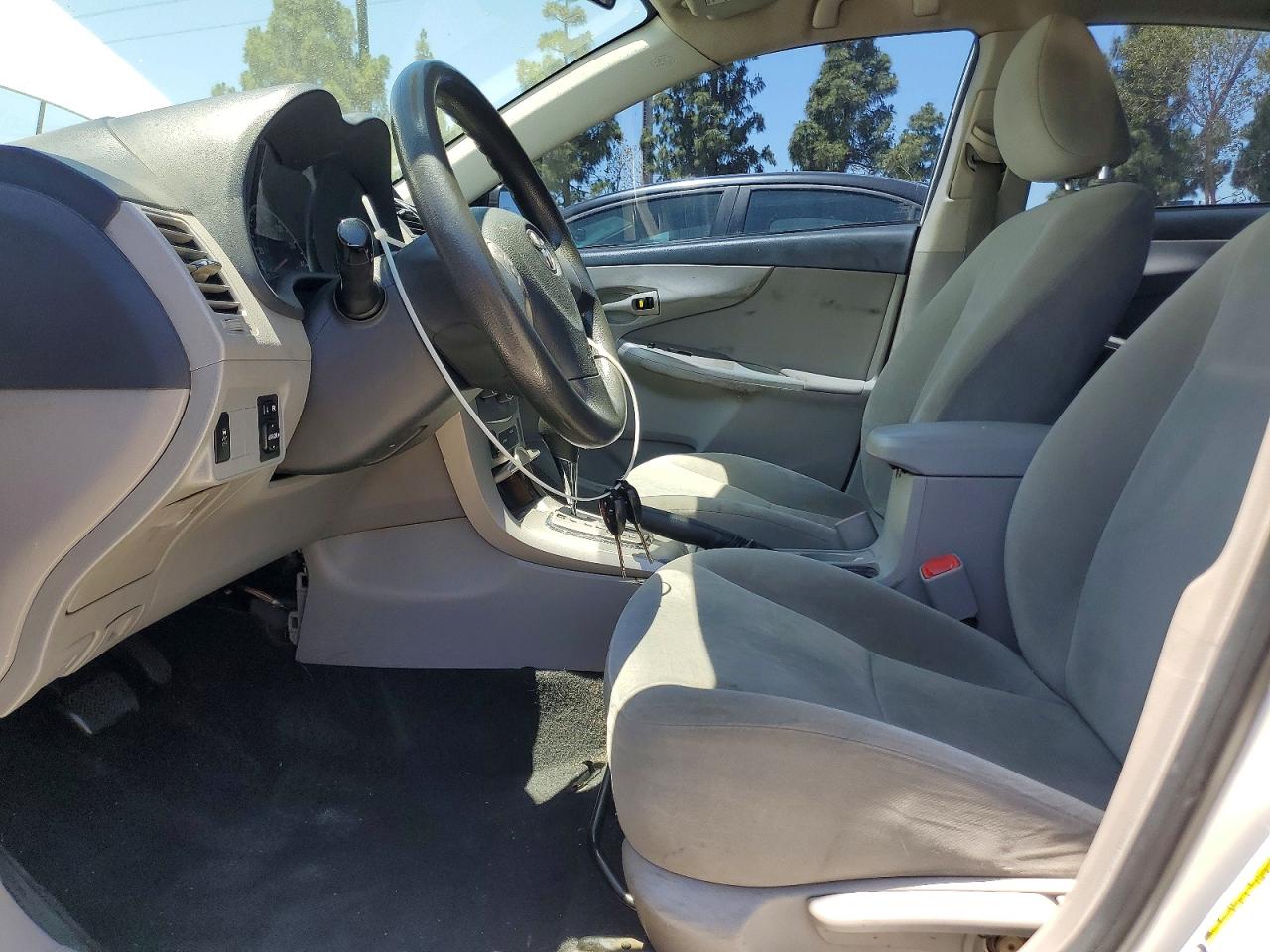 2012 Toyota Corolla Le White vin: 5YFBU4EE4CP020092