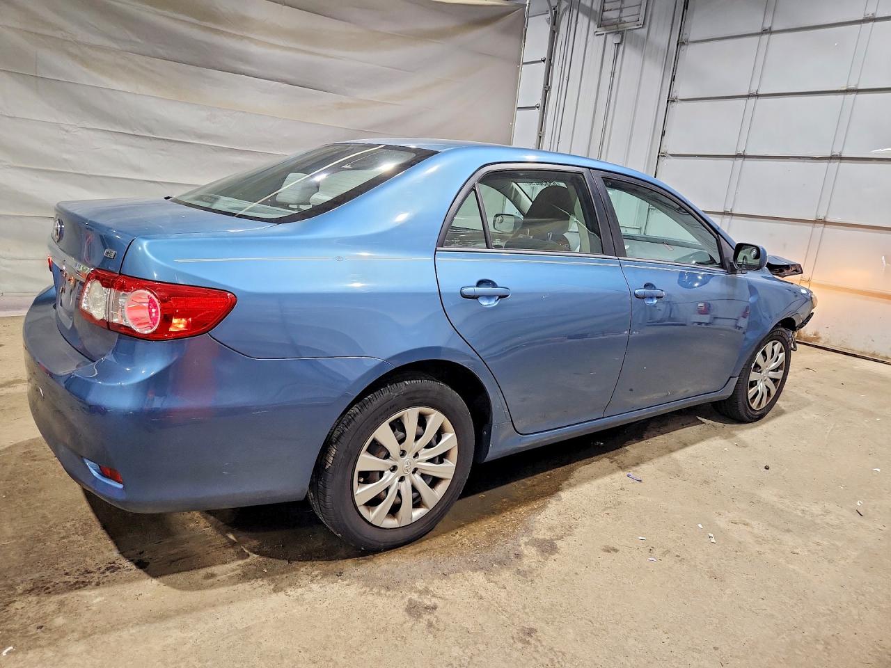 2012 Toyota Corolla Le Blue vin: 5YFBU4EE4CP022540
