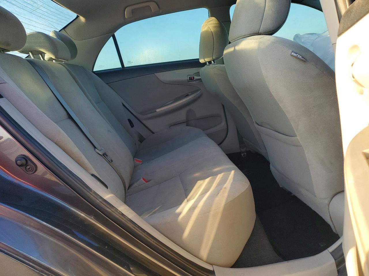 2012 Toyota Corolla Le Gray vin: 5YFBU4EE4CP043131
